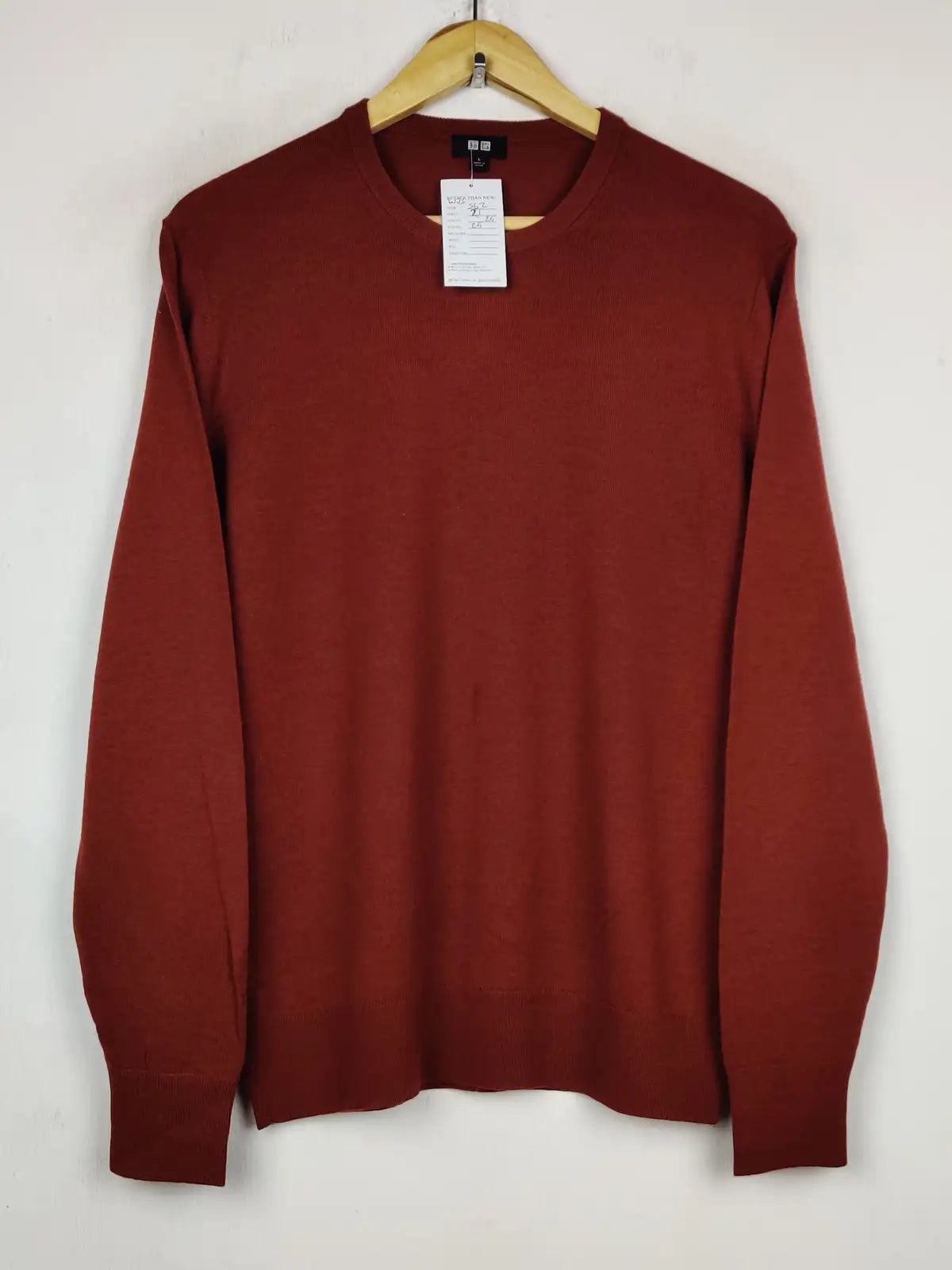 Buy online pre-used pre-loved 100% authentic & Original branded Uniqlo (WJS-562) available in Pakistan. Top international brands avilable.