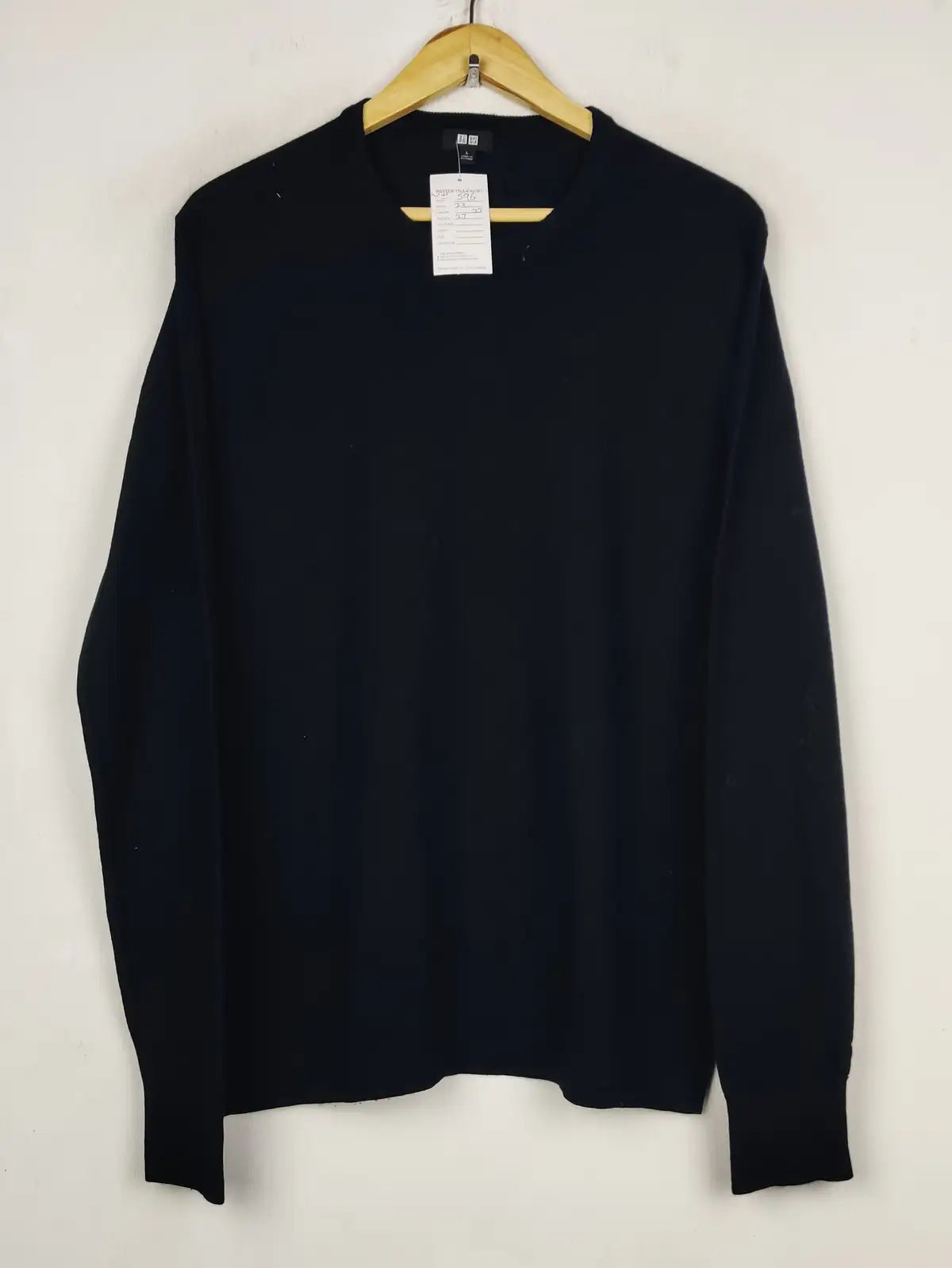 Buy online pre-used pre-loved 100% authentic & Original branded Uniqlo (WJS-596) available in Pakistan. Top international brands avilable.