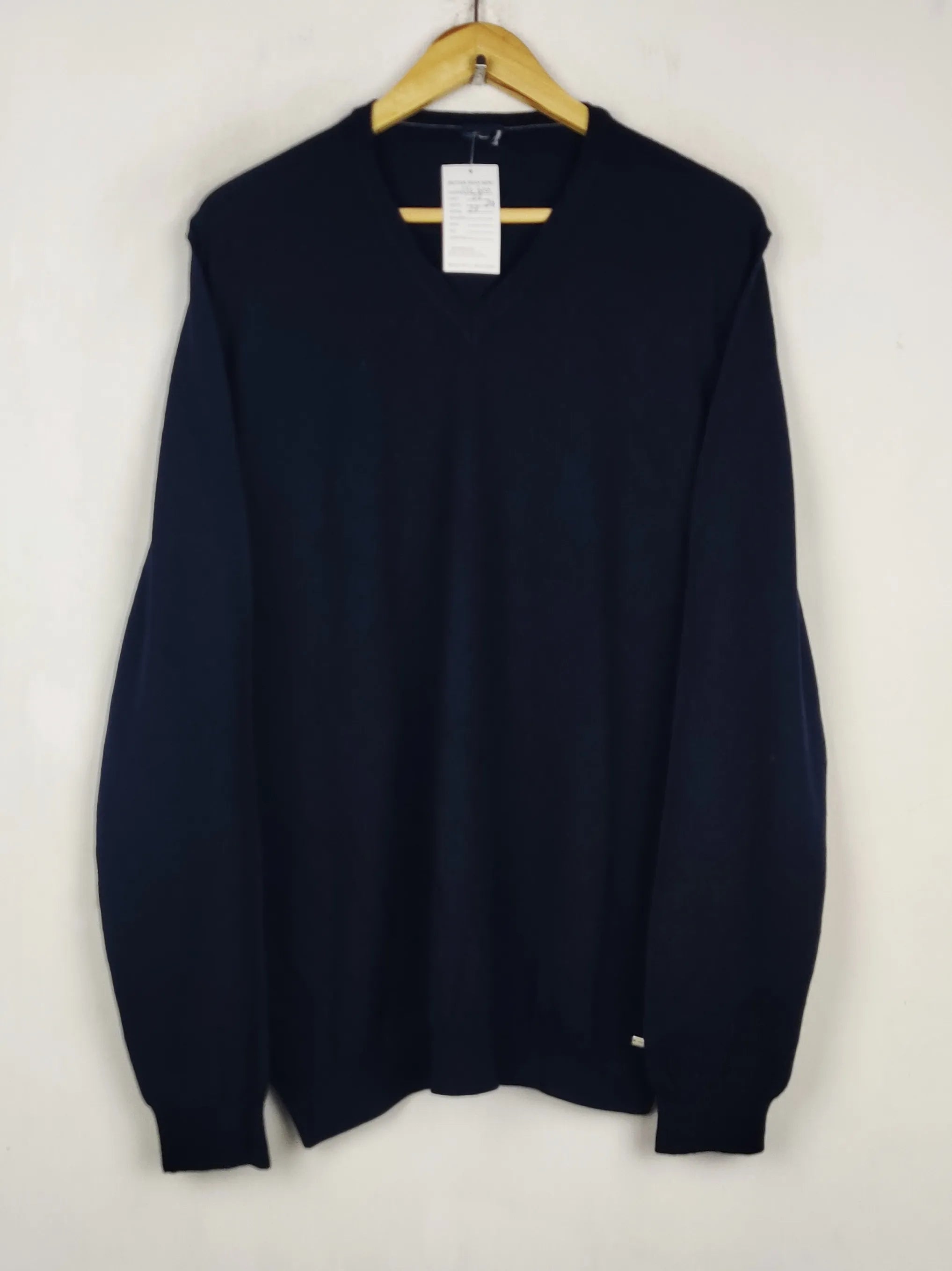 Buy online pre-used pre-loved 100% authentic & Original branded Unknown Brand (WJS-610) available in Pakistan. Top international brands avilable.