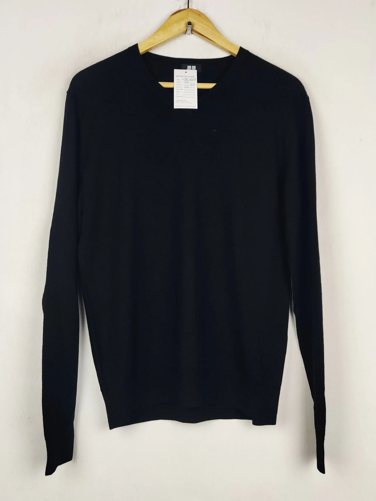 Buy online pre-used pre-loved 100% authentic & Original branded Uniqlo (WJS-627) available in Pakistan. Top international brands avilable.