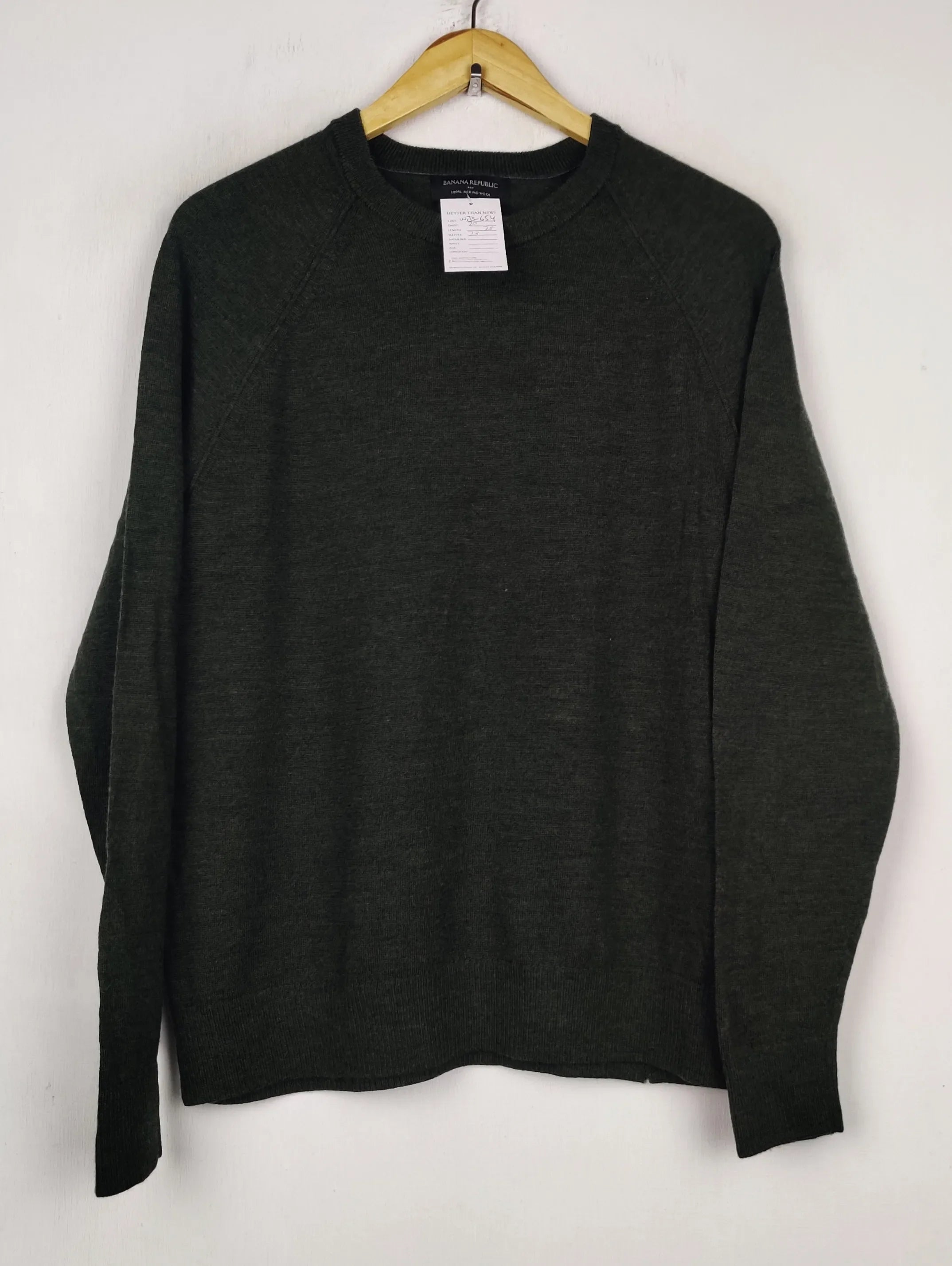 Buy online pre-used pre-loved 100% authentic & Original branded Banana Republic (WJS-654) available in Pakistan. Top international brands avilable.