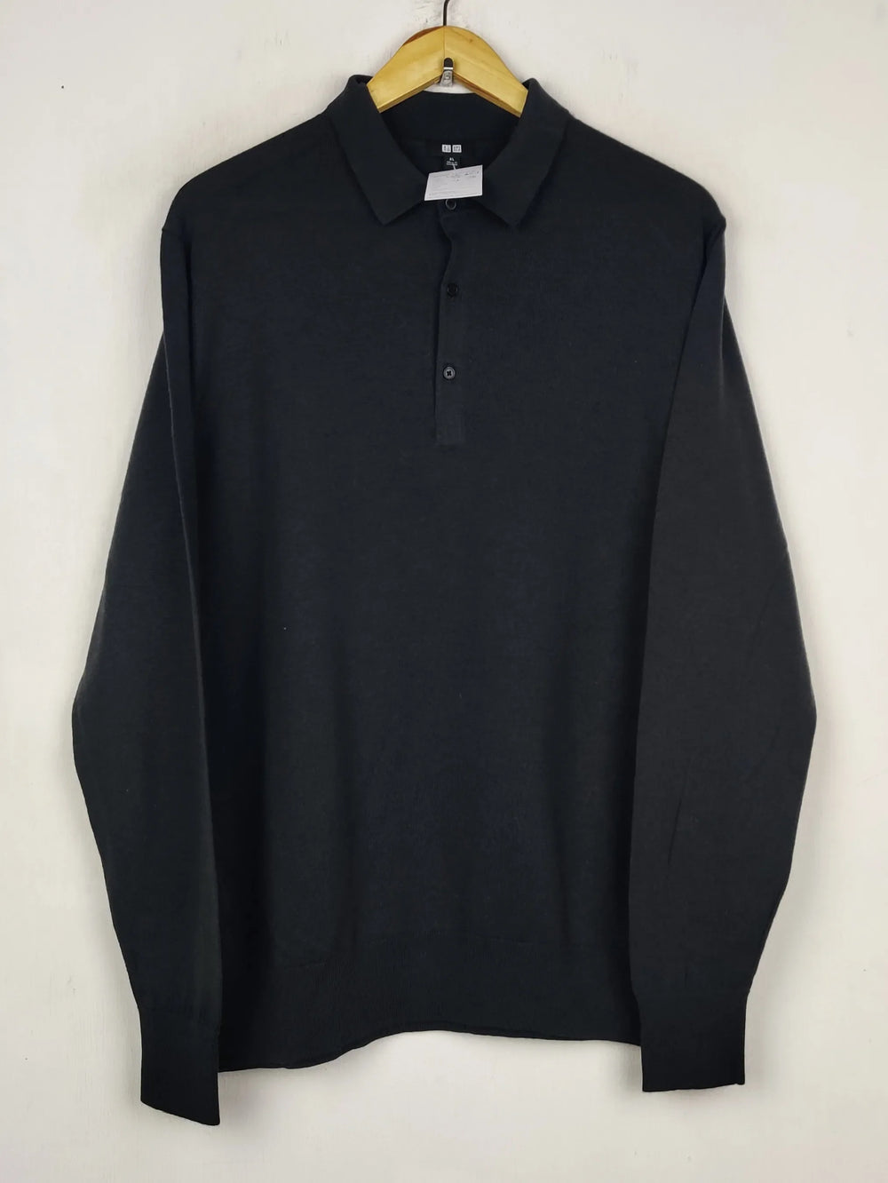 Buy online pre-used pre-loved 100% authentic & Original branded Uniqlo (WJS-657) available in Pakistan. Top international brands avilable.