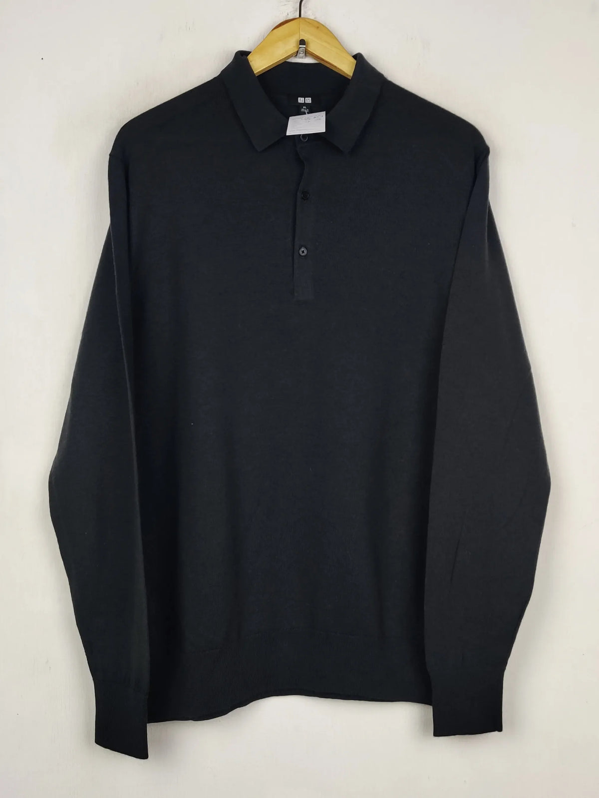 Buy online pre-used pre-loved 100% authentic & Original branded Uniqlo (WJS-657) available in Pakistan. Top international brands avilable.