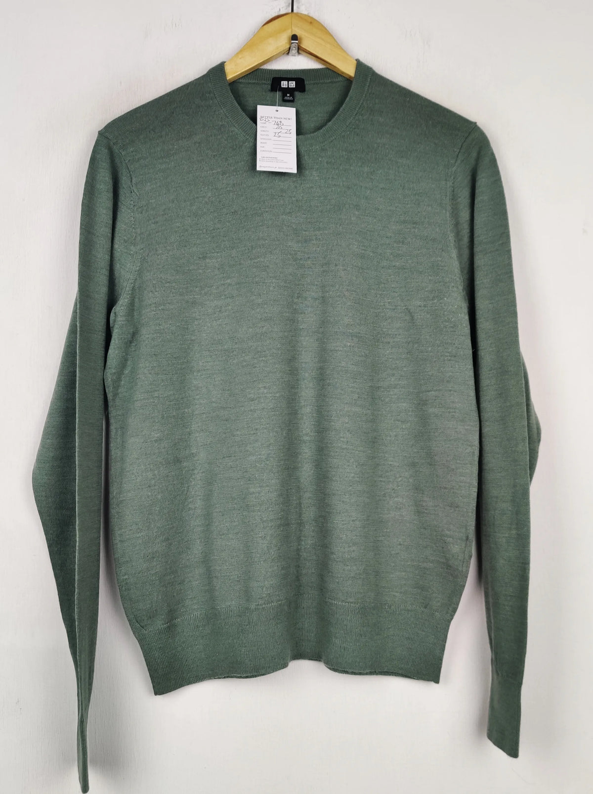 Buy online pre-used pre-loved 100% authentic & Original branded Uniqlo (WJS-768) available in Pakistan. Top international brands avilable.