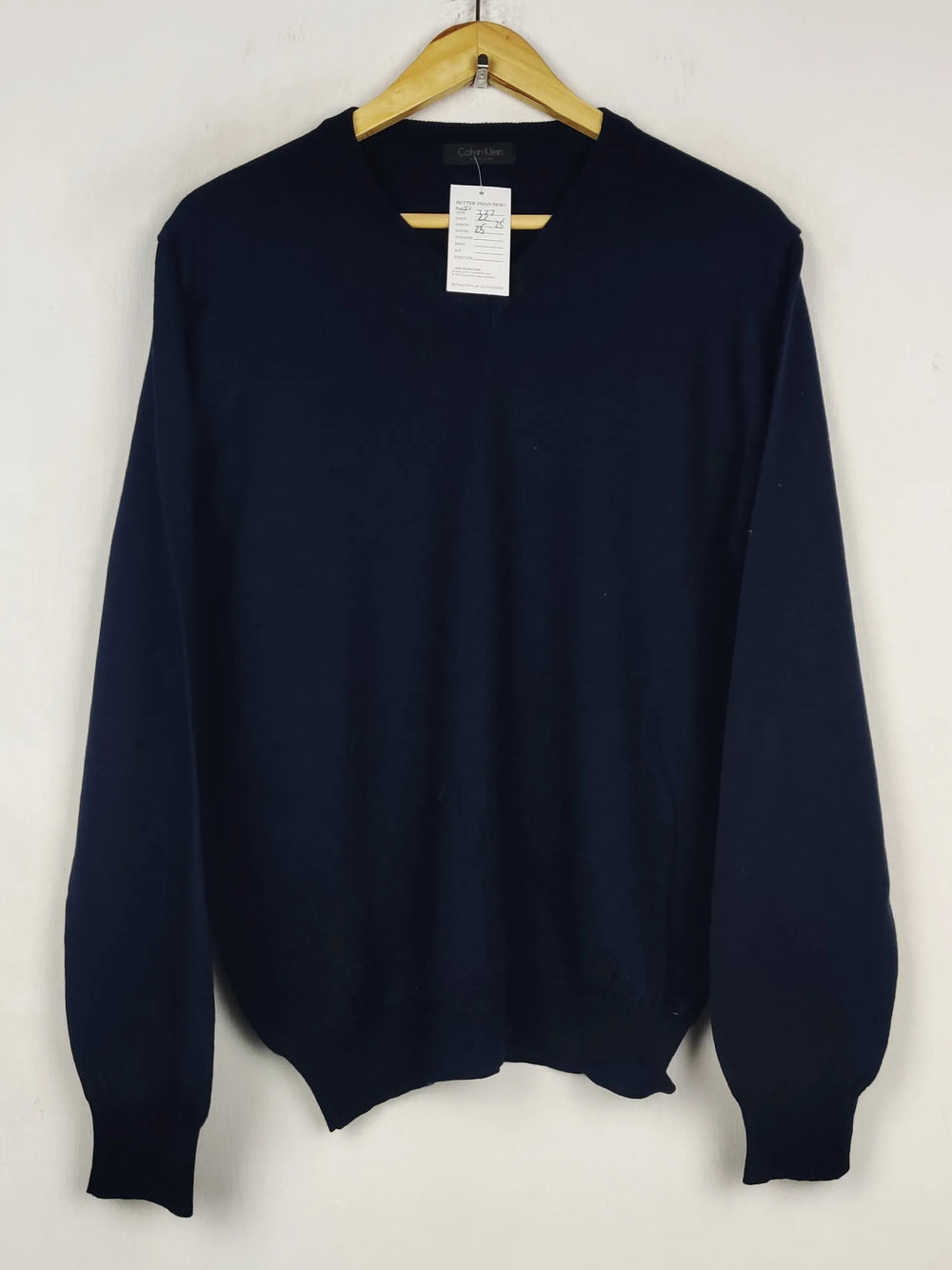 Buy online pre-used pre-loved 100% authentic & Original branded C.A.L.V.I.N. K.L.E.I.N (WJS-777) available in Pakistan. Top international brands avilable.