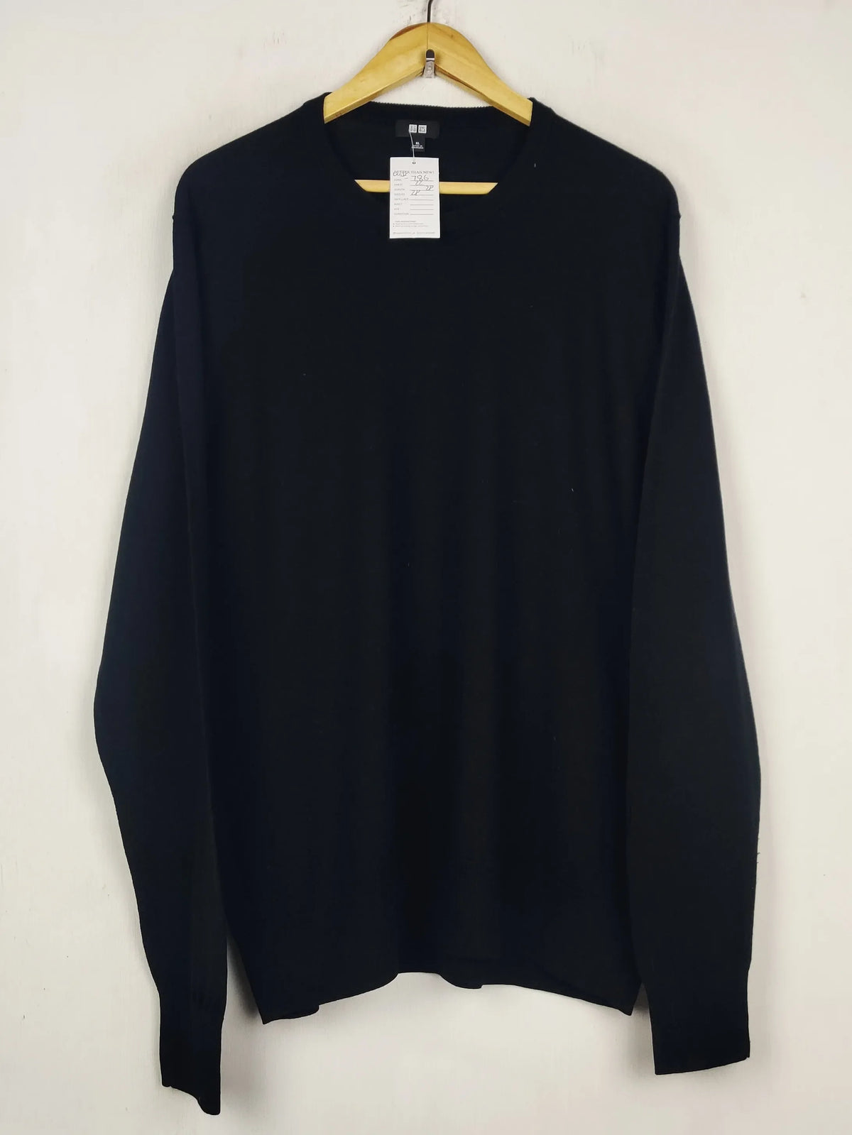 Buy online pre-used pre-loved 100% authentic & Original branded Uniqlo (WJS-786) available in Pakistan. Top international brands avilable.