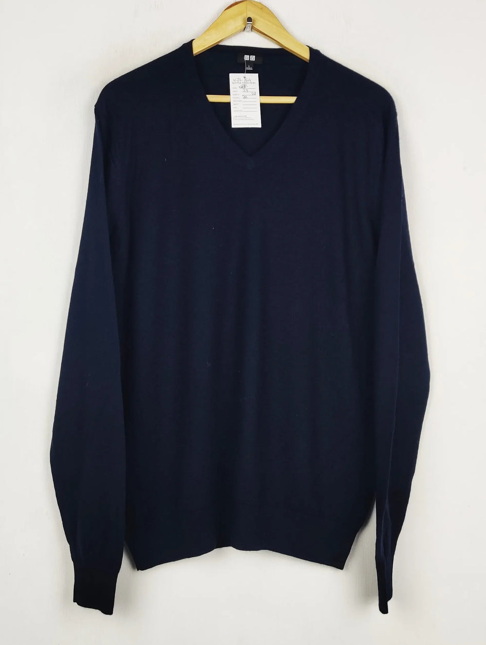 Buy online pre-used pre-loved 100% authentic & Original branded Uniqlo (WJS-804) available in Pakistan. Top international brands avilable.