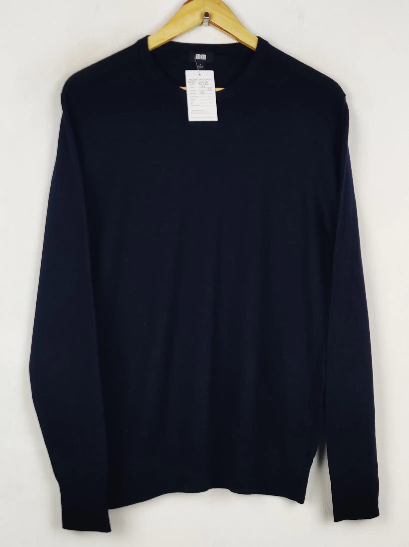 Buy online pre-used pre-loved 100% authentic & Original branded Uniqlo (WJS-898) available in Pakistan. Top international brands avilable.