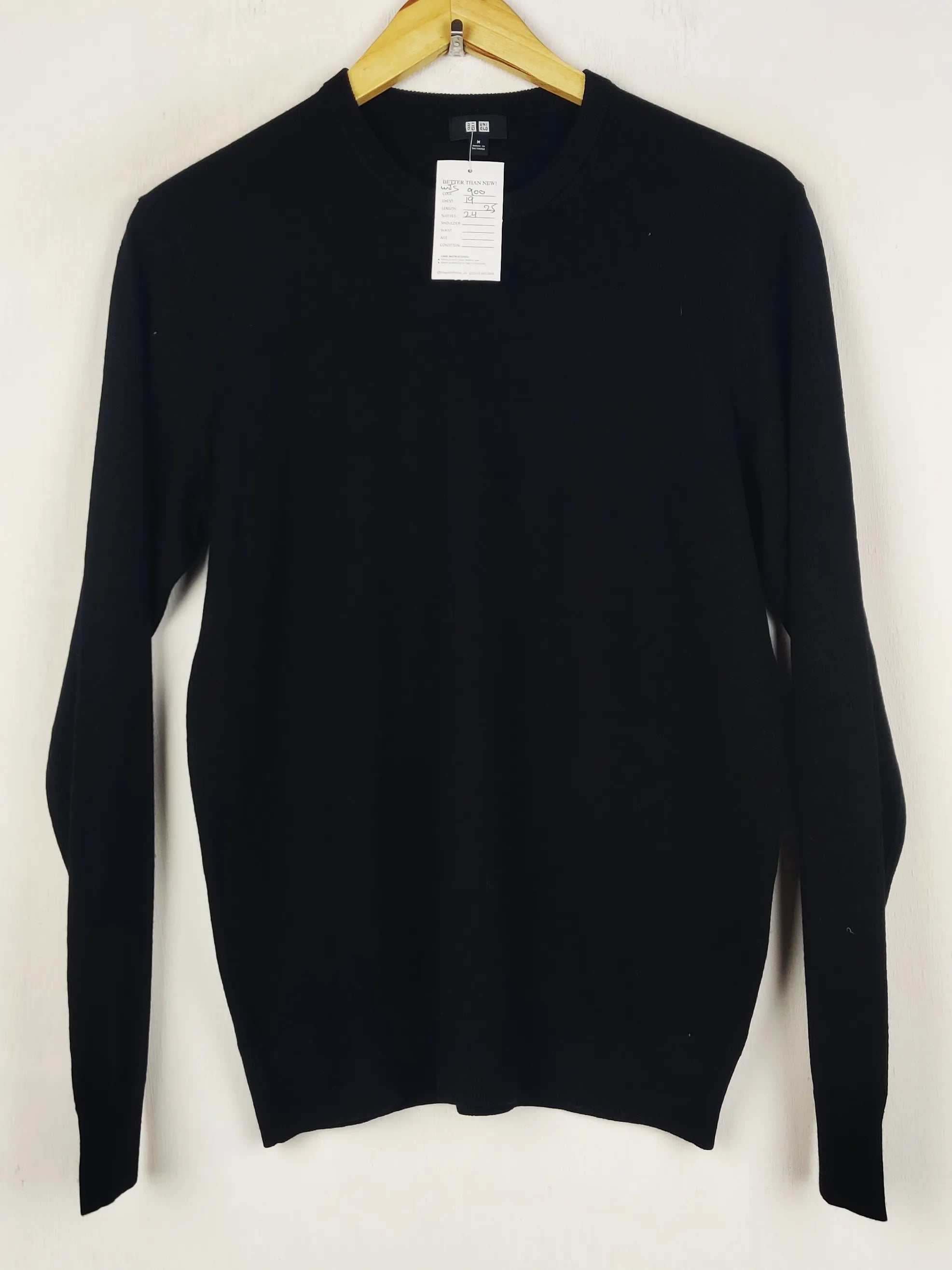 Buy online pre-used pre-loved 100% authentic & Original branded Uniqlo (WJS-900) available in Pakistan. Top international brands avilable.