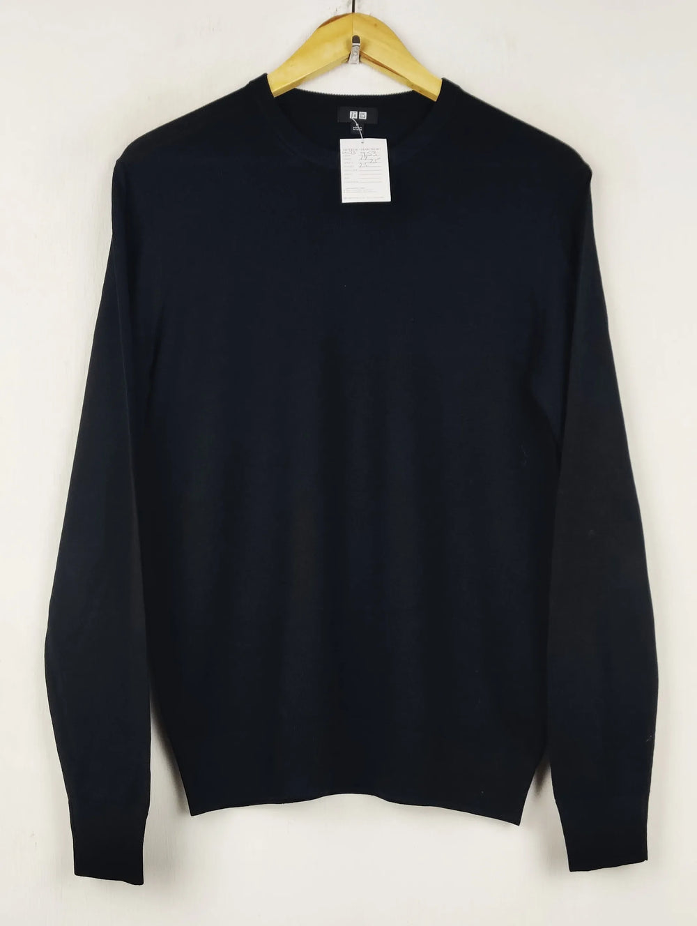 Buy online pre-used pre-loved 100% authentic & Original branded Uniqlo (WJS-953) available in Pakistan. Top international brands avilable.