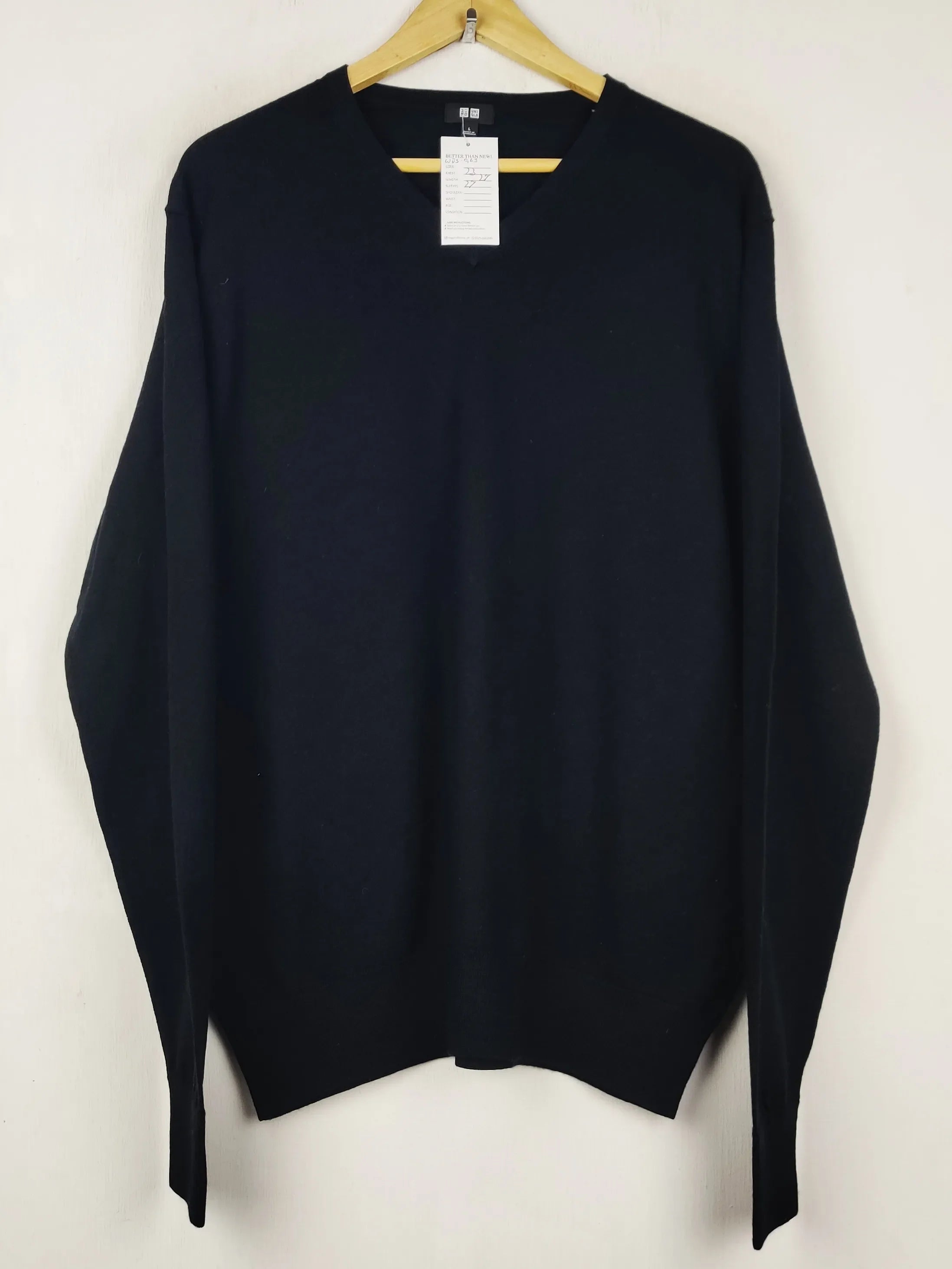 Buy online pre-used pre-loved 100% authentic & Original branded Uniqlo (WJS-963) available in Pakistan. Top international brands avilable.