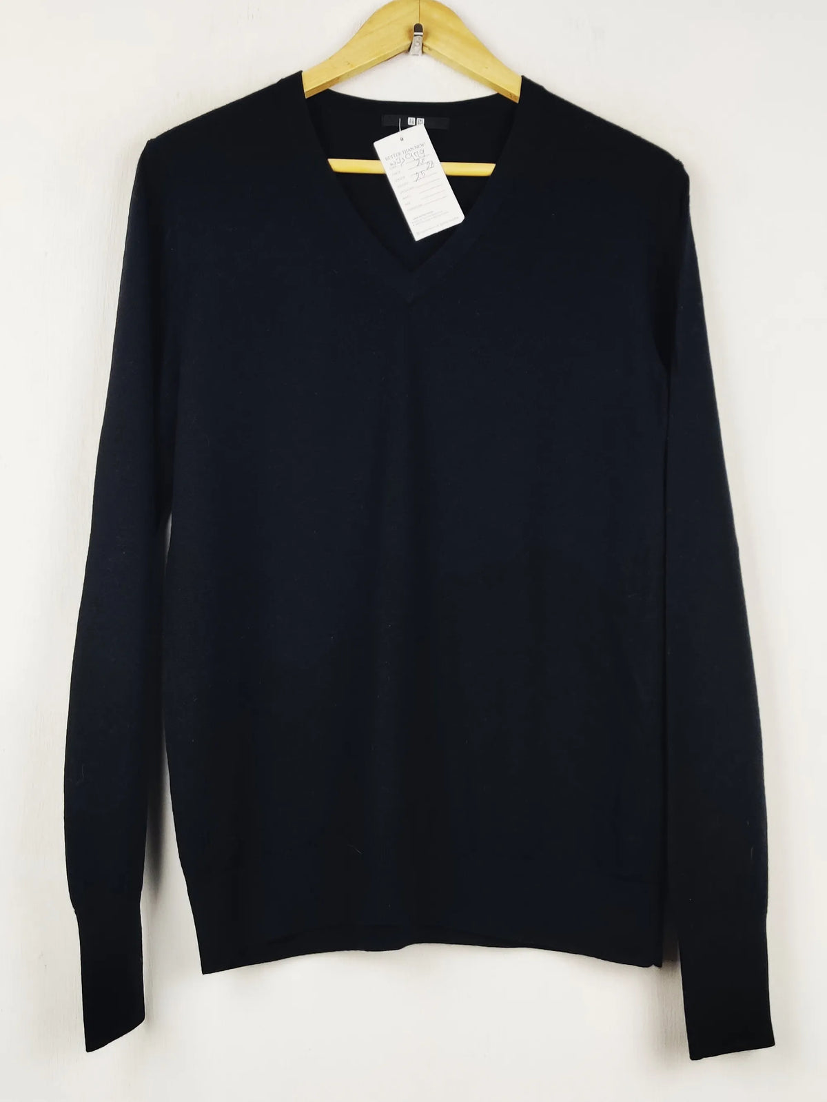Buy online pre-used pre-loved 100% authentic & Original branded Uniqlo (WJS-979) available in Pakistan. Top international brands avilable.