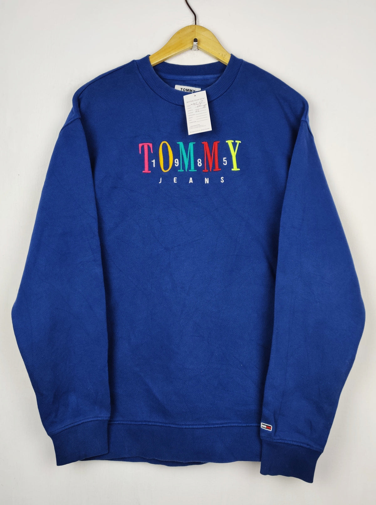Buy online pre-used pre-loved 100% authentic & Original branded T.O.M.M.Y H.I.L.F.I.G.E.R (WMS-02) available in Pakistan. Top international brands avilable.