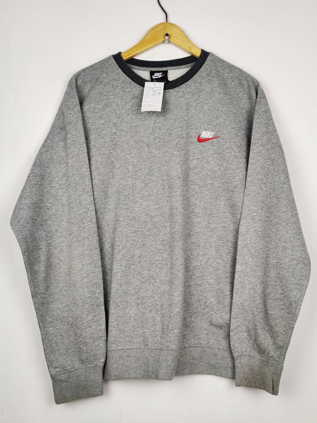 Buy online pre-used pre-loved 100% authentic & Original branded N.I.K.E (WMS-07) available in Pakistan. Top international brands avilable.