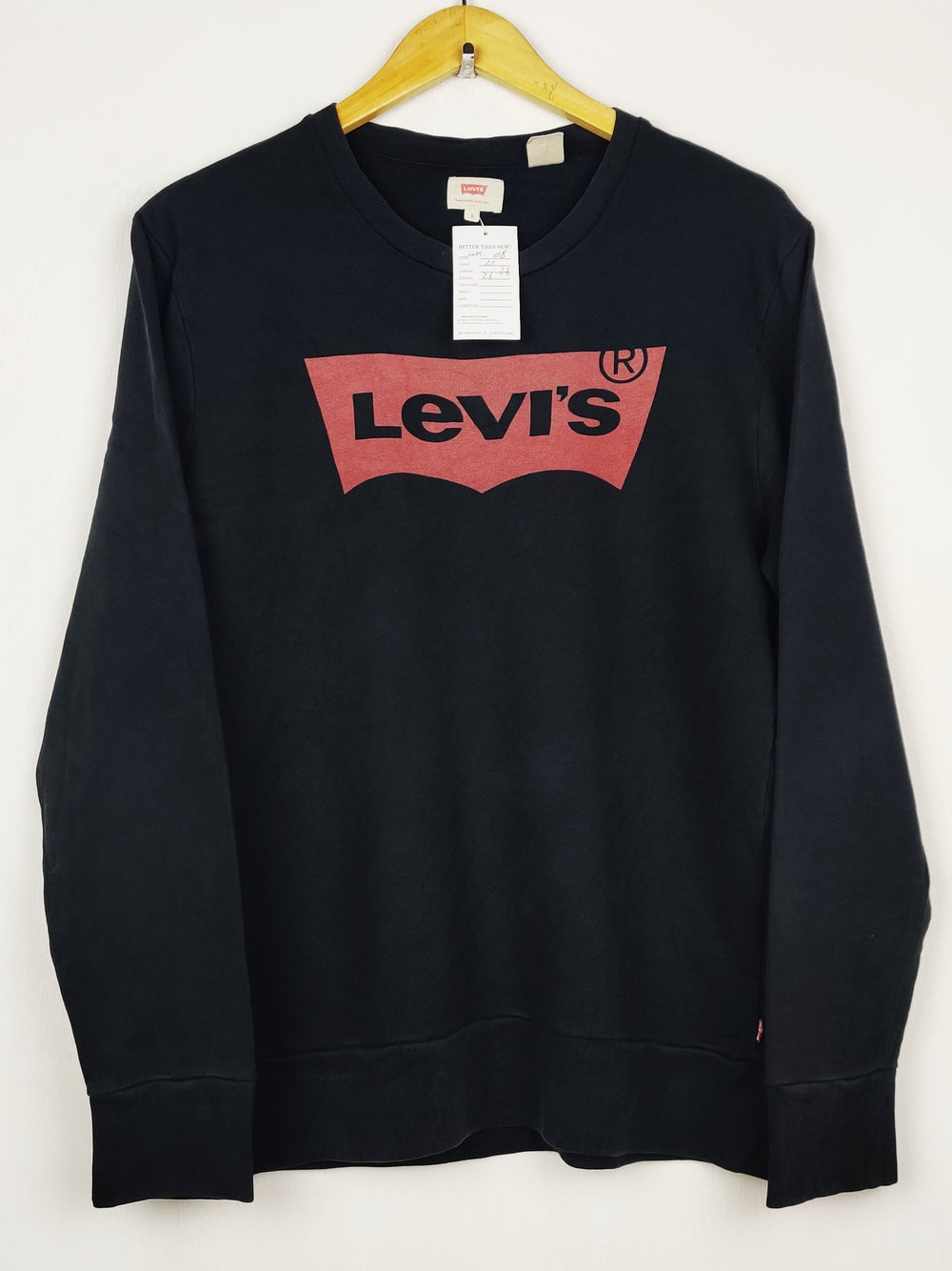 Buy online pre-used pre-loved 100% authentic & Original branded L.E.V.I.S (WMS-08) available in Pakistan. Top international brands avilable.