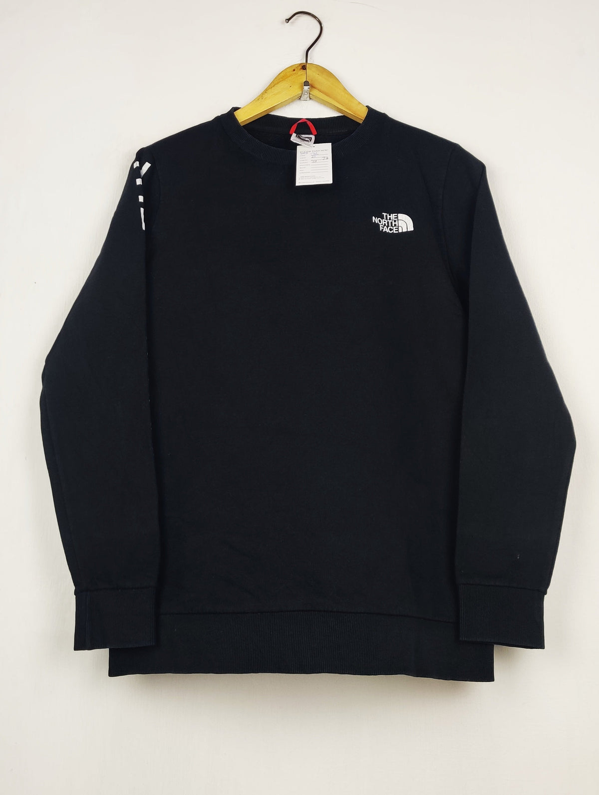 Buy online pre-used pre-loved 100% authentic & Original branded T.H.E N.O.R.T.H F.A.C.E (WMS-136) available in Pakistan. Top international brands avilable.