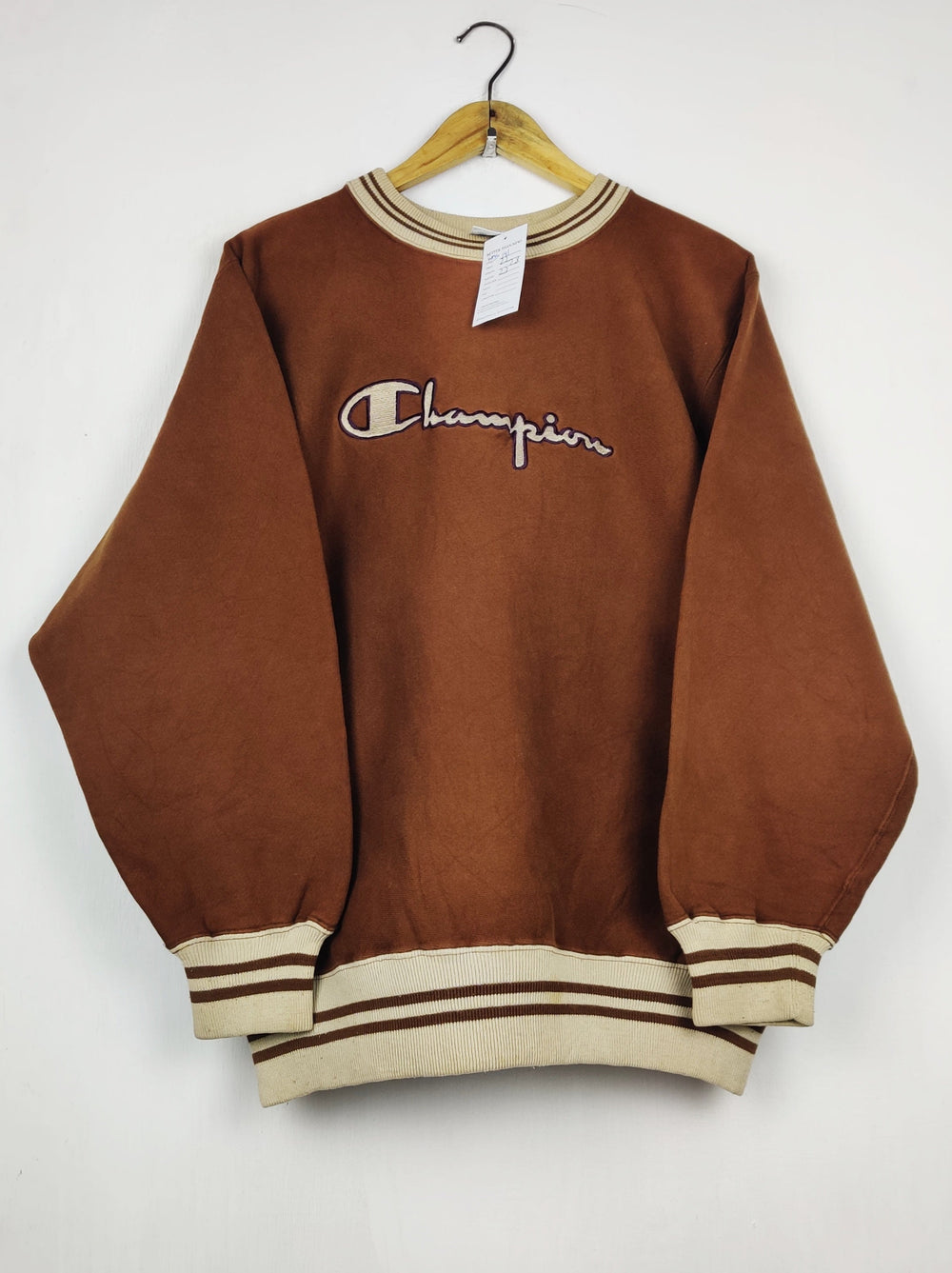 Buy online pre-used pre-loved 100% authentic & Original branded C.H.A.M.P.I.O.N (WMS-141) available in Pakistan. Top international brands avilable.