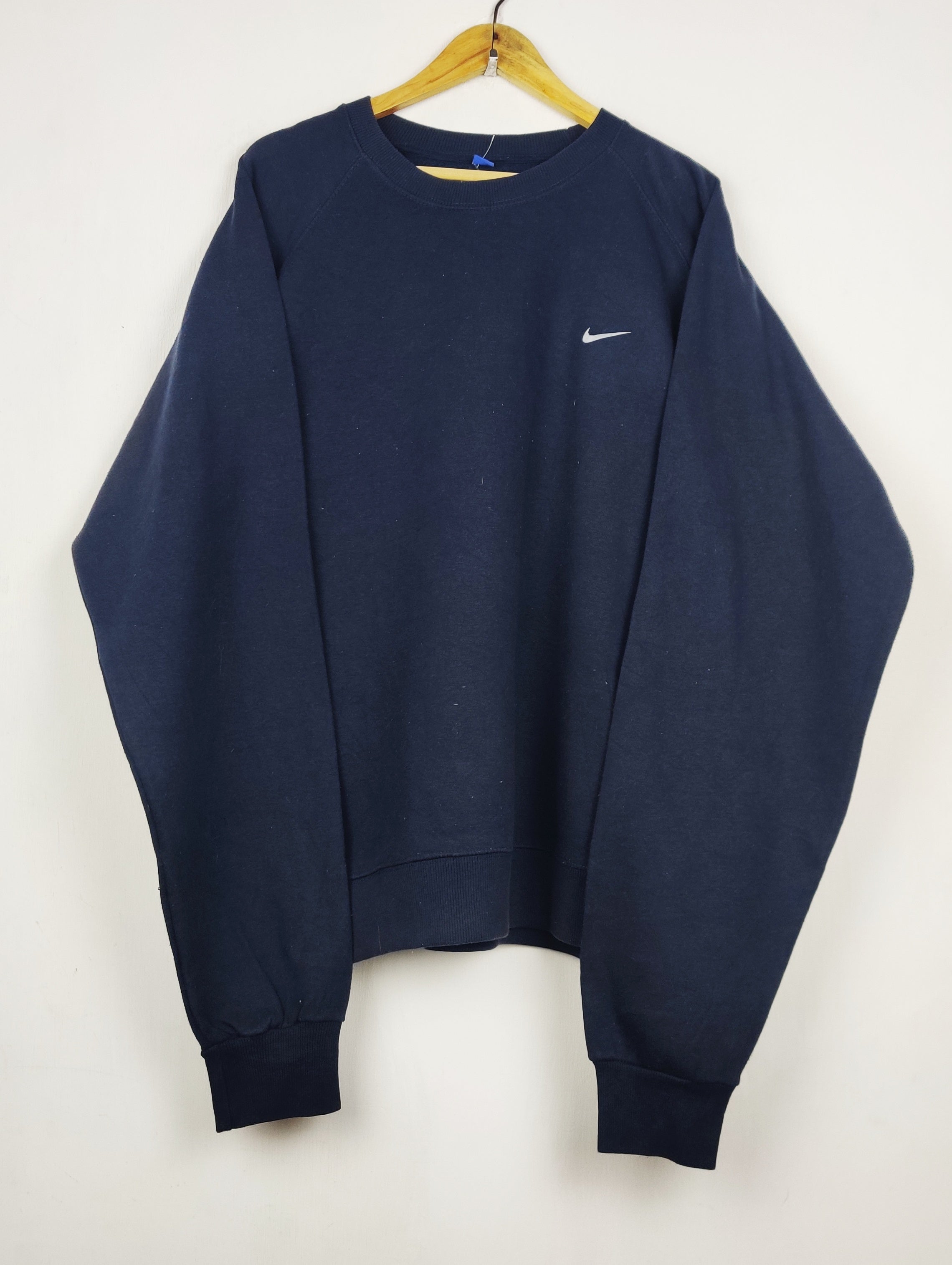 Buy online pre-used pre-loved 100% authentic & Original branded Unknown Brand (WMS-149) available in Pakistan. Top international brands avilable.