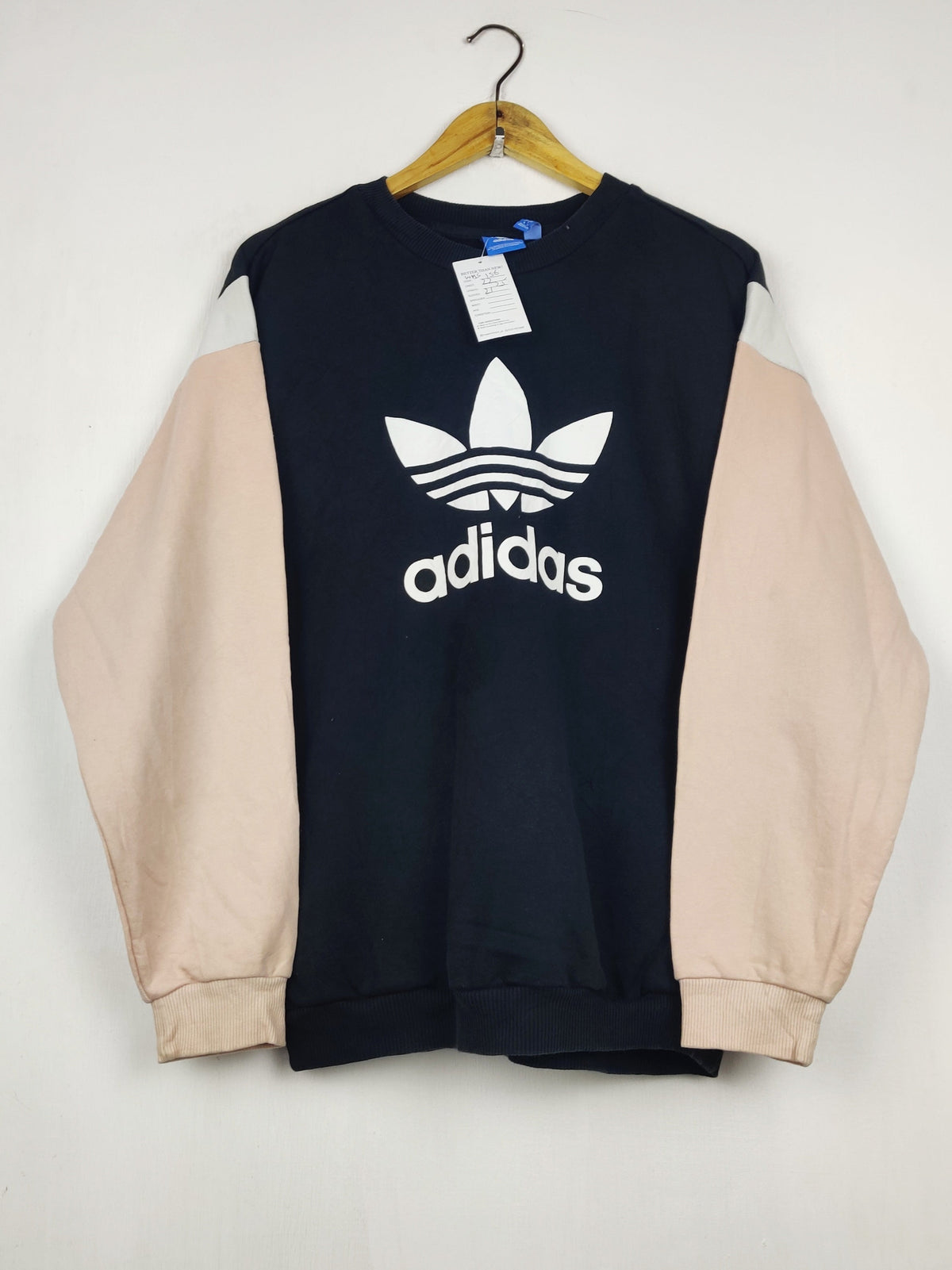 Buy online pre-used pre-loved 100% authentic & Original branded A.D.I.D.A.S (WMS-156) available in Pakistan. Top international brands avilable.