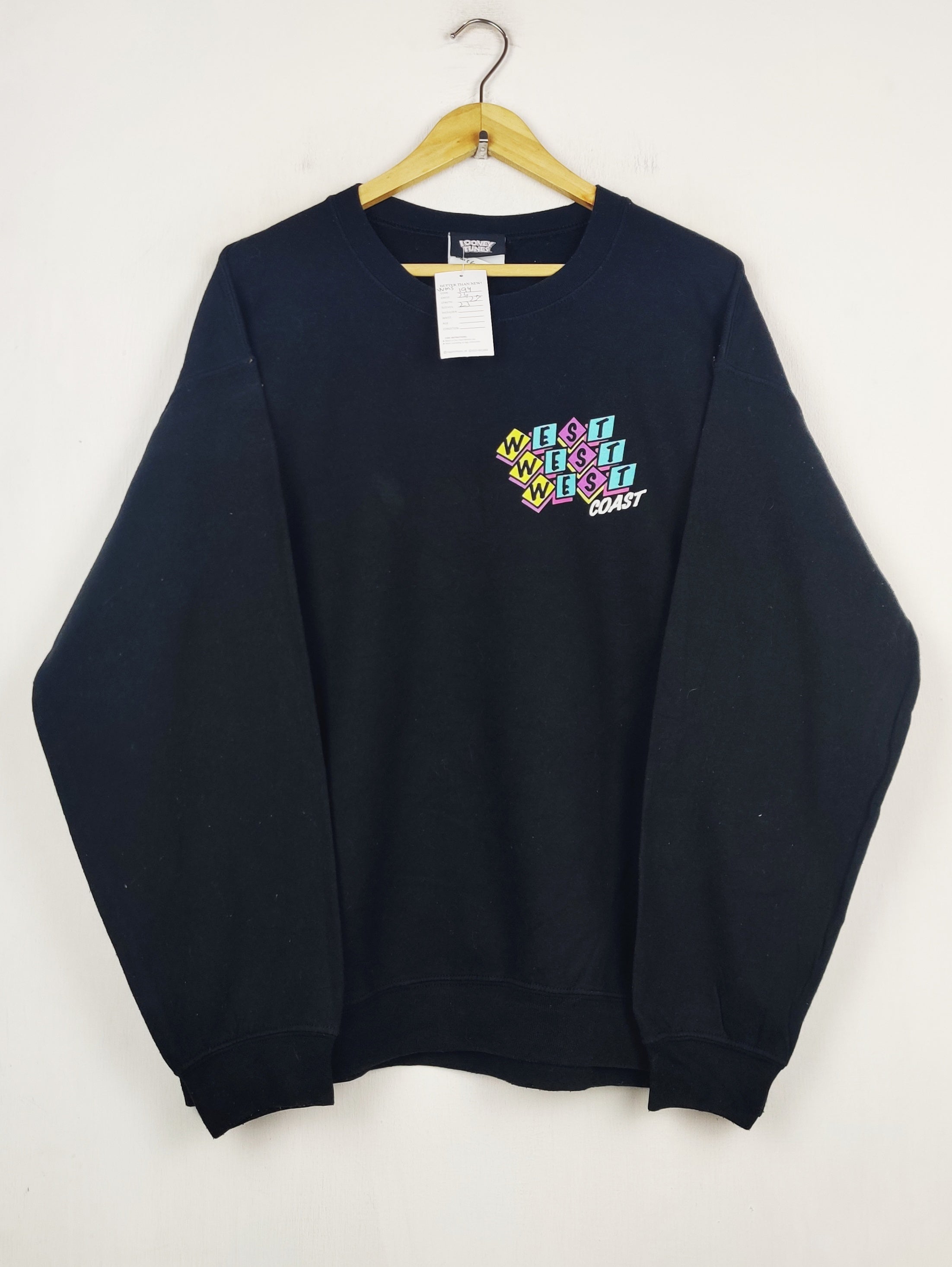 Buy online pre-used pre-loved 100% authentic & Original branded Looney Tunes (WMS-194) available in Pakistan. Top international brands avilable.