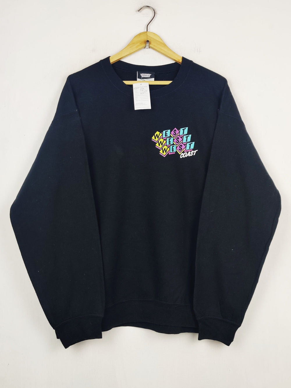 Buy online pre-used pre-loved 100% authentic & Original branded Looney Tunes (WMS-194) available in Pakistan. Top international brands avilable.