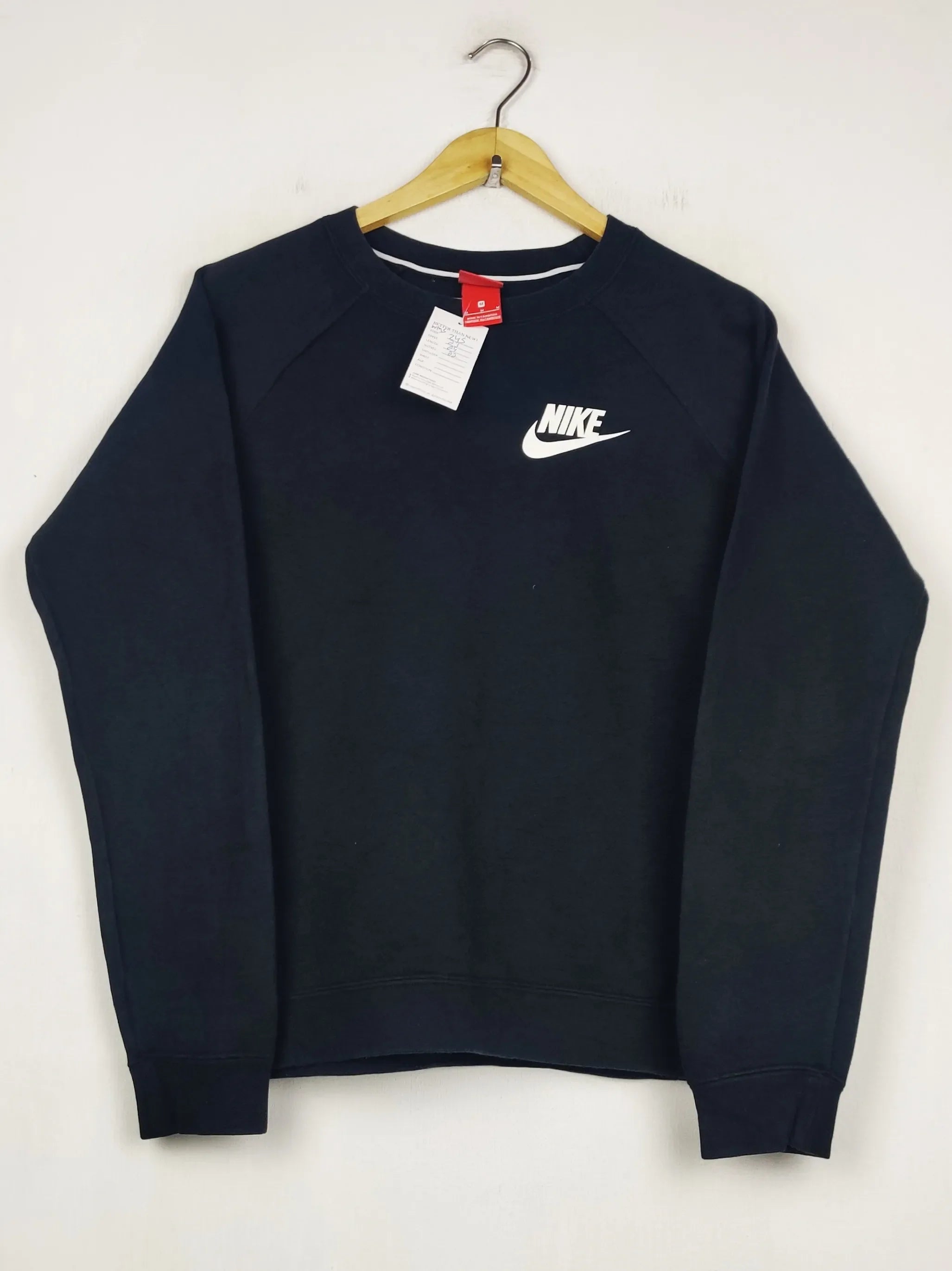 Buy online pre-used pre-loved 100% authentic & Original branded N.I.K.E (WMS-245) available in Pakistan. Top international brands avilable.