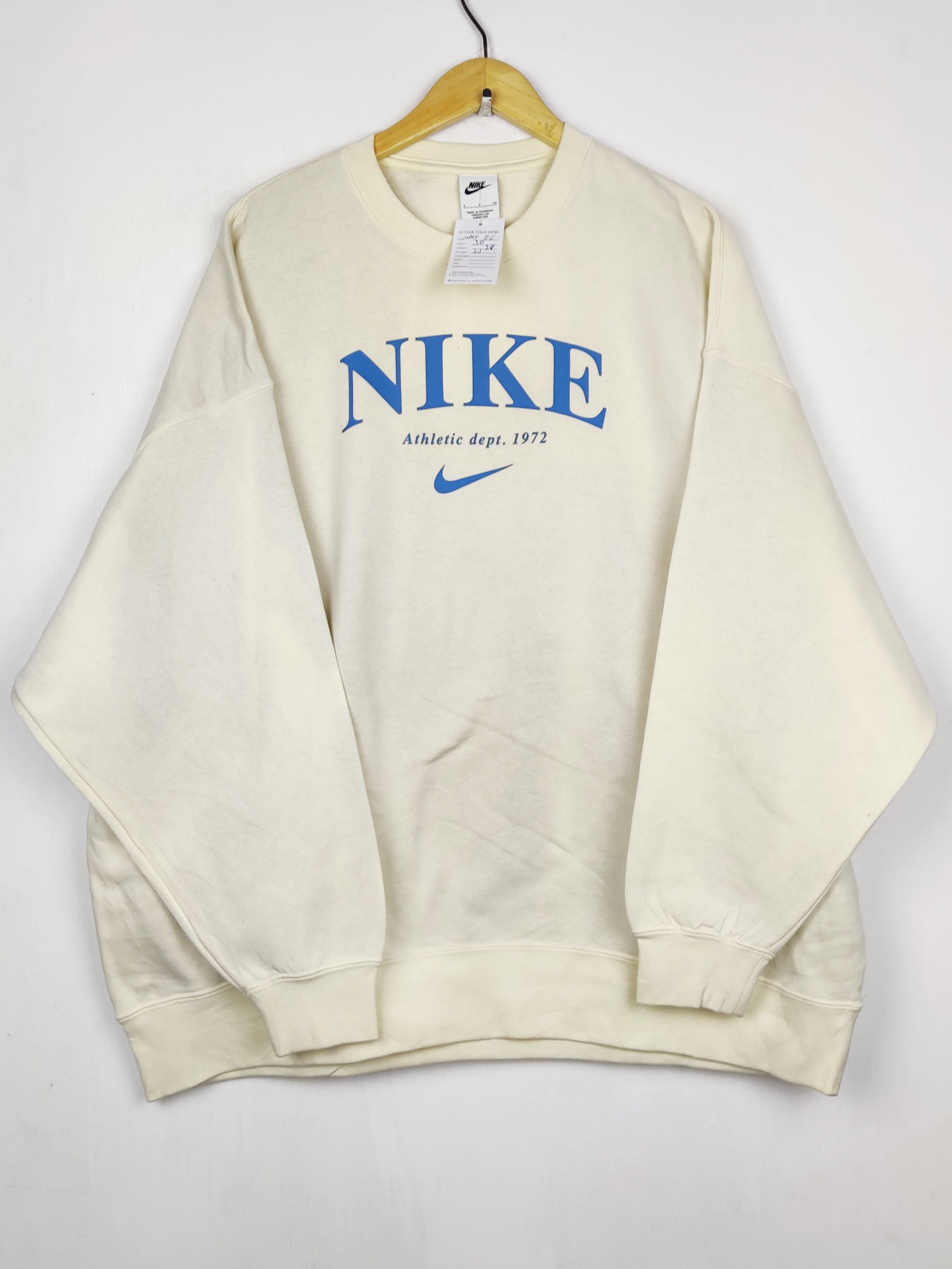 Buy online pre-used pre-loved 100% authentic & Original branded N.I.K.E (WMS-26) available in Pakistan. Top international brands avilable.