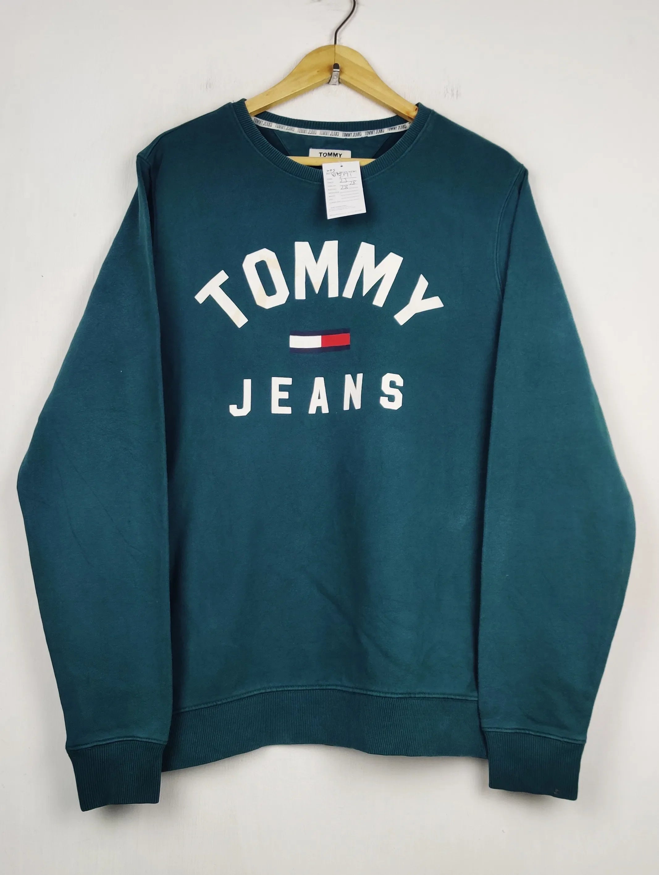 Buy online pre-used pre-loved 100% authentic & Original branded T.O.M.M.Y H.I.L.F.I.G.E.R (WMS-271) available in Pakistan. Top international brands avilable.