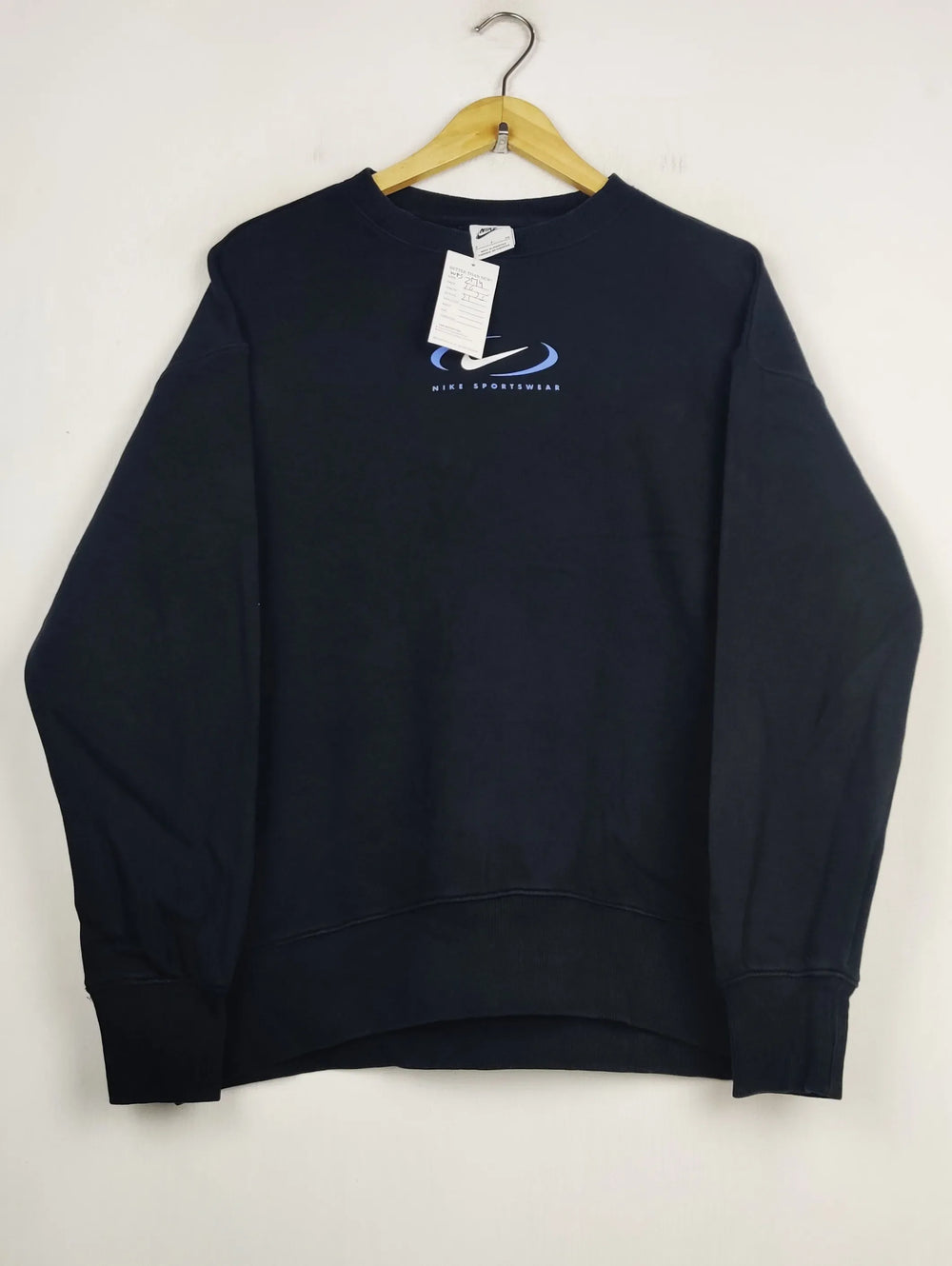 Buy online pre-used pre-loved 100% authentic & Original branded N.I.K.E (WMS-274) available in Pakistan. Top international brands avilable.