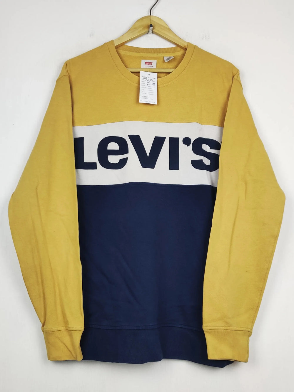 Buy online pre-used pre-loved 100% authentic & Original branded L.E.W.I.S (WMS-275) available in Pakistan. Top international brands avilable.