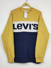 Buy online pre-used pre-loved 100% authentic & Original branded L.E.W.I.S (WMS-275) available in Pakistan. Top international brands avilable.