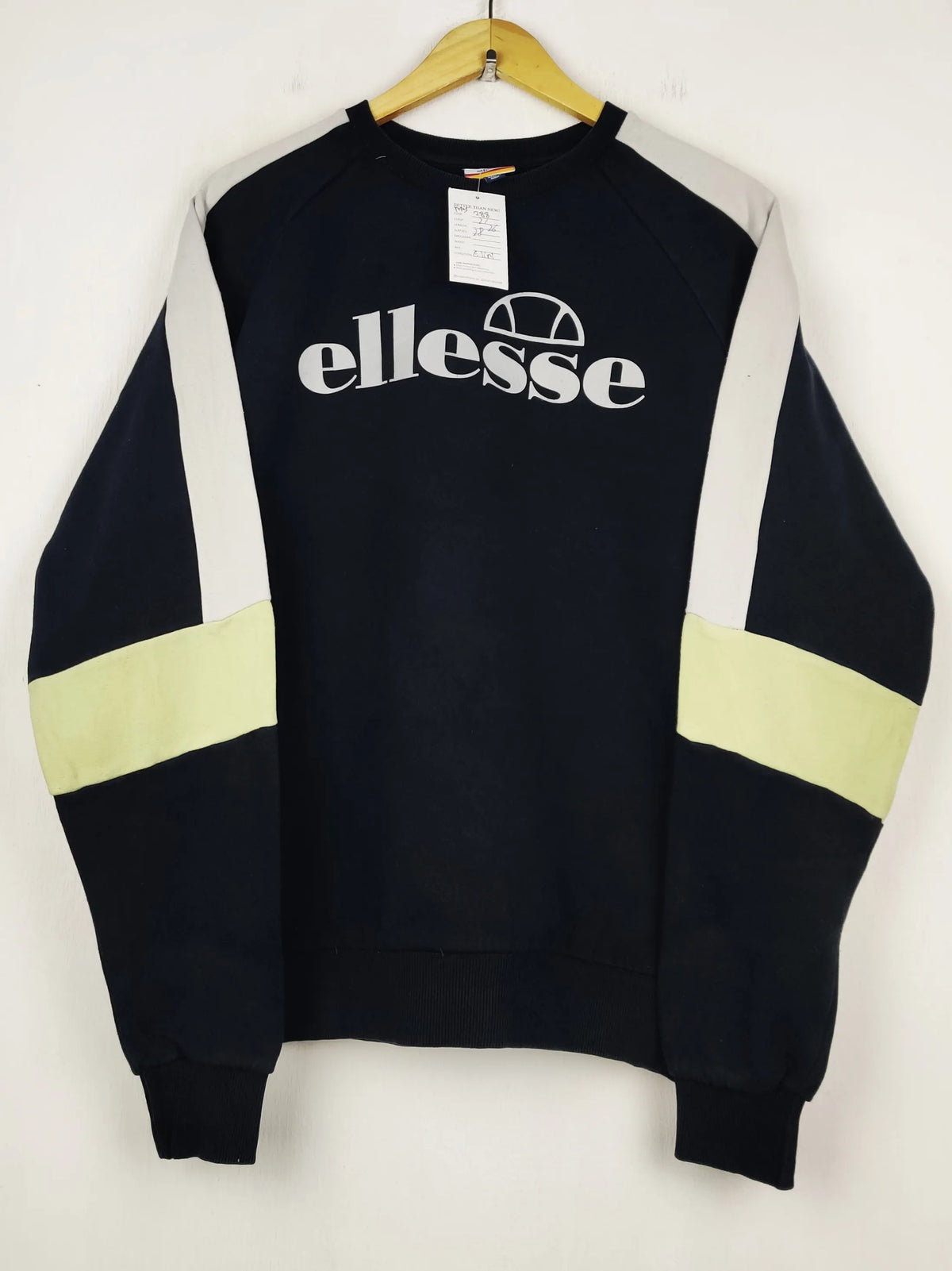 Buy online pre-used pre-loved 100% authentic & Original branded Ellesse (WMS-288) available in Pakistan. Top international brands avilable.