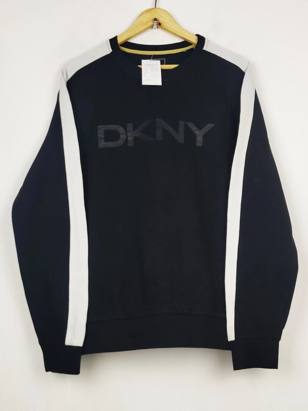 Buy online pre-used pre-loved 100% authentic & Original branded D.K.N.Y (WMS-377) available in Pakistan. Top international brands avilable.