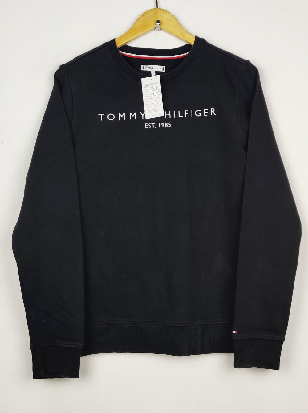 Buy online pre-used pre-loved 100% authentic & Original branded T.O.M.M.Y H.I.L.F.I.G.E.R (WMS-42) available in Pakistan. Top international brands avilable.