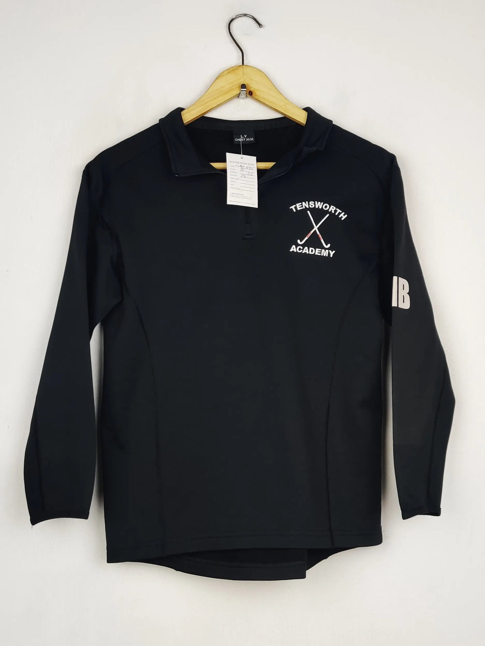 Buy online pre-used pre-loved 100% authentic & Original branded Unknown Brand (WMS-645) available in Pakistan. Top international brands avilable.