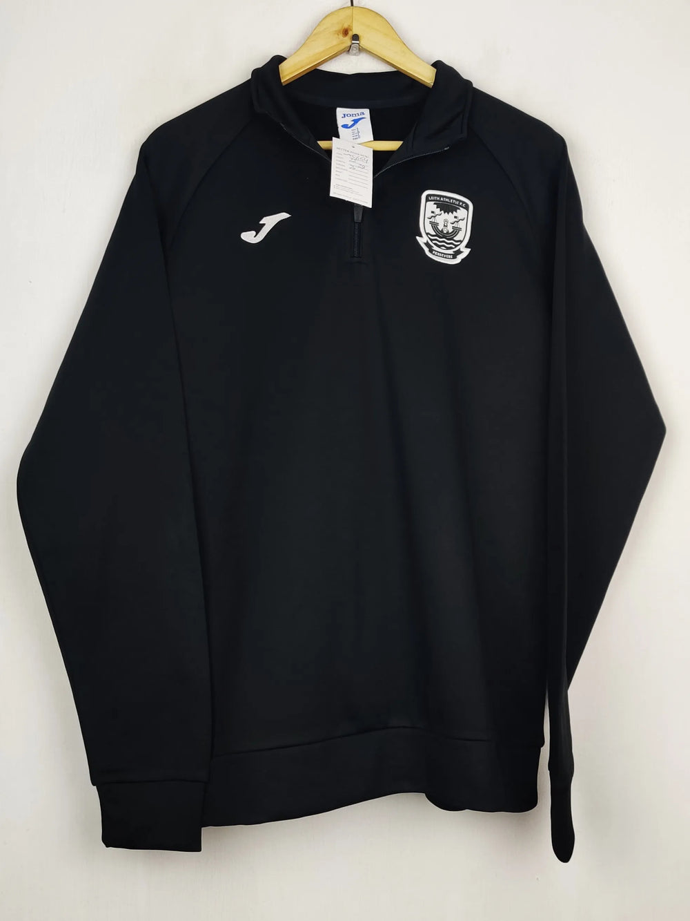 Buy online pre-used pre-loved 100% authentic & Original branded Joma (WMS-654) available in Pakistan. Top international brands avilable.