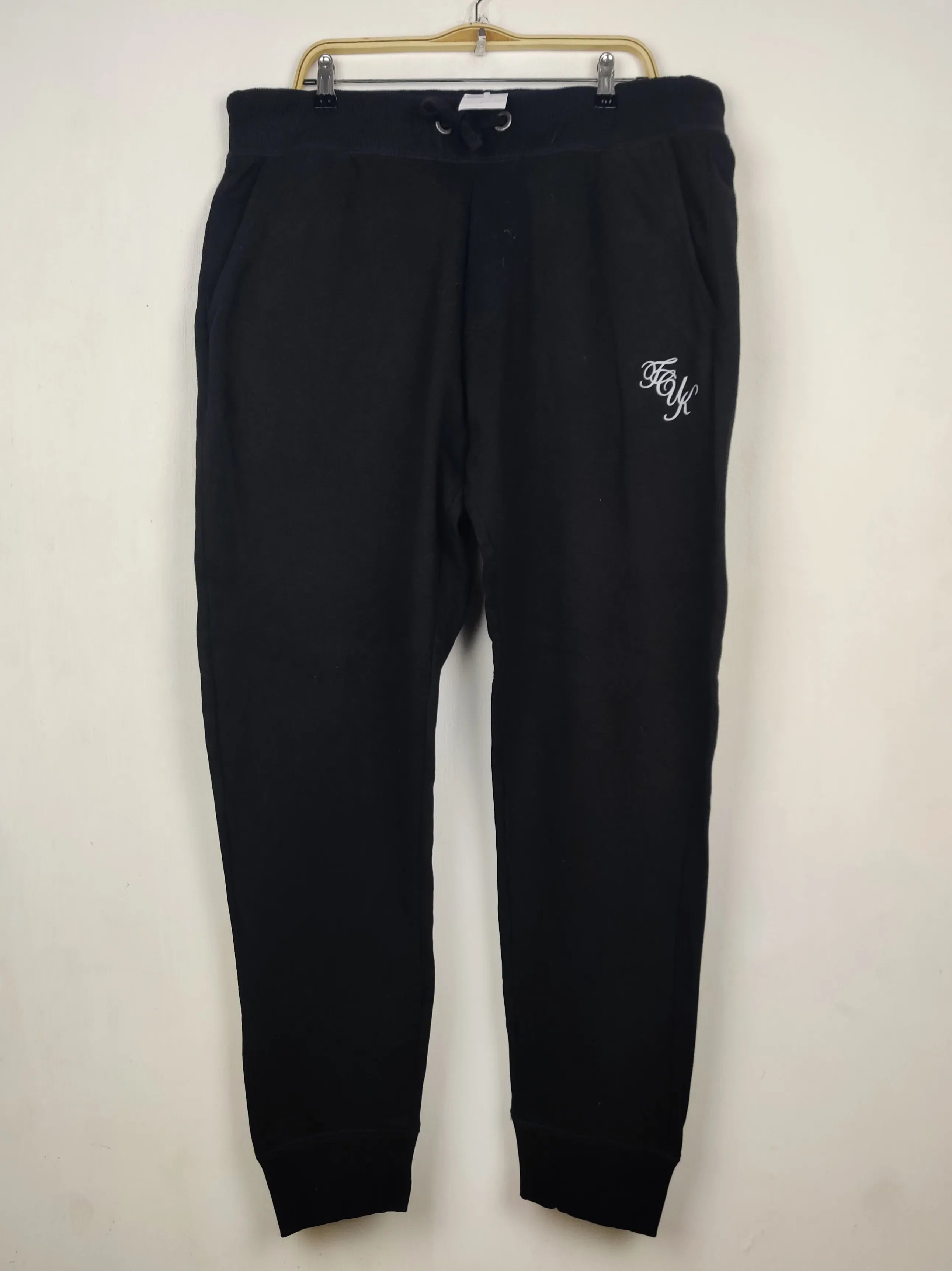Buy online pre-used pre-loved 100% authentic & Original branded French Connection (WMT-05) available in Pakistan. Top international brands avilable.