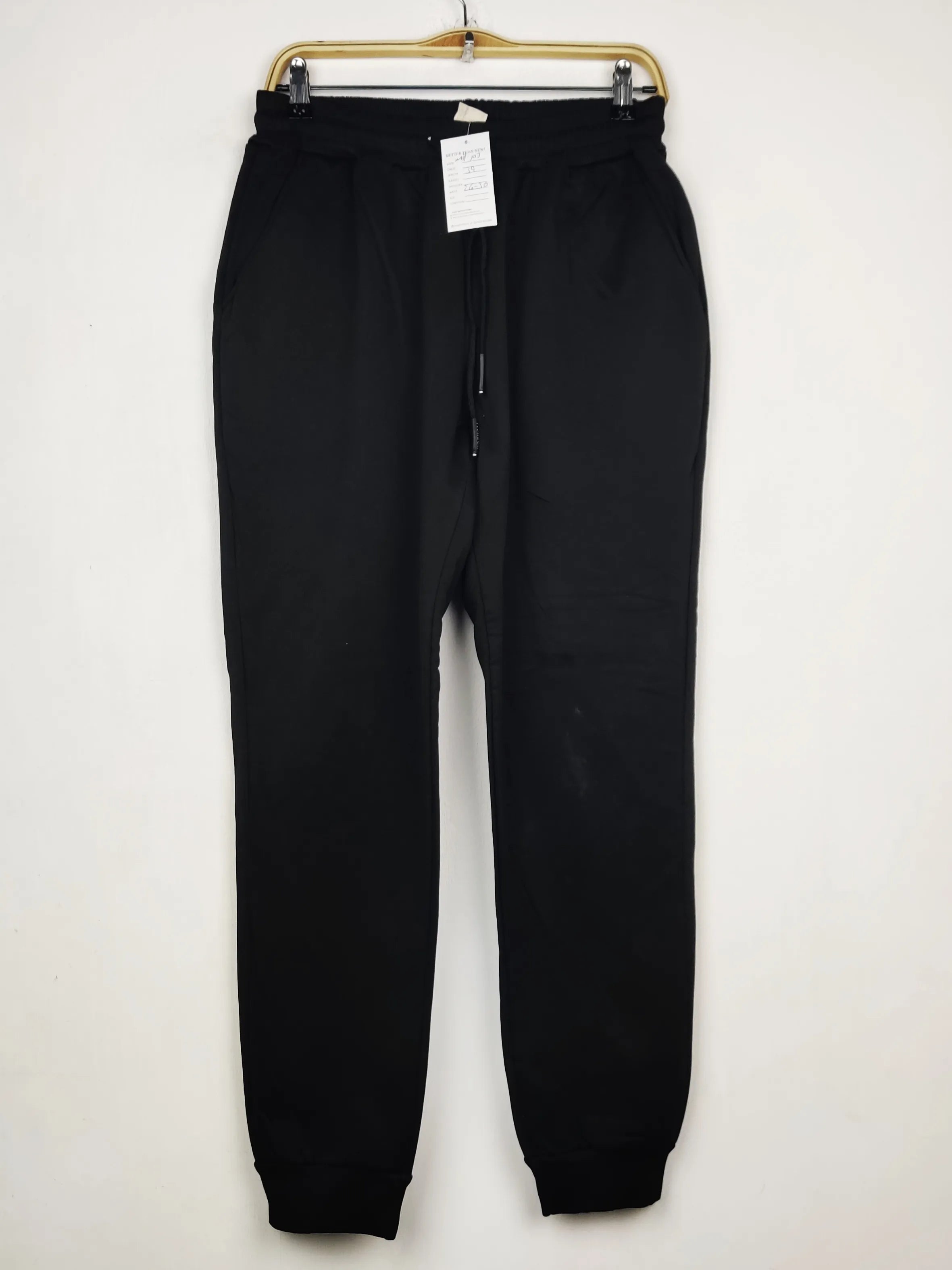 Buy online pre-used pre-loved 100% authentic & Original branded Unknown Brand (WMT-103) available in Pakistan. Top international brands avilable.