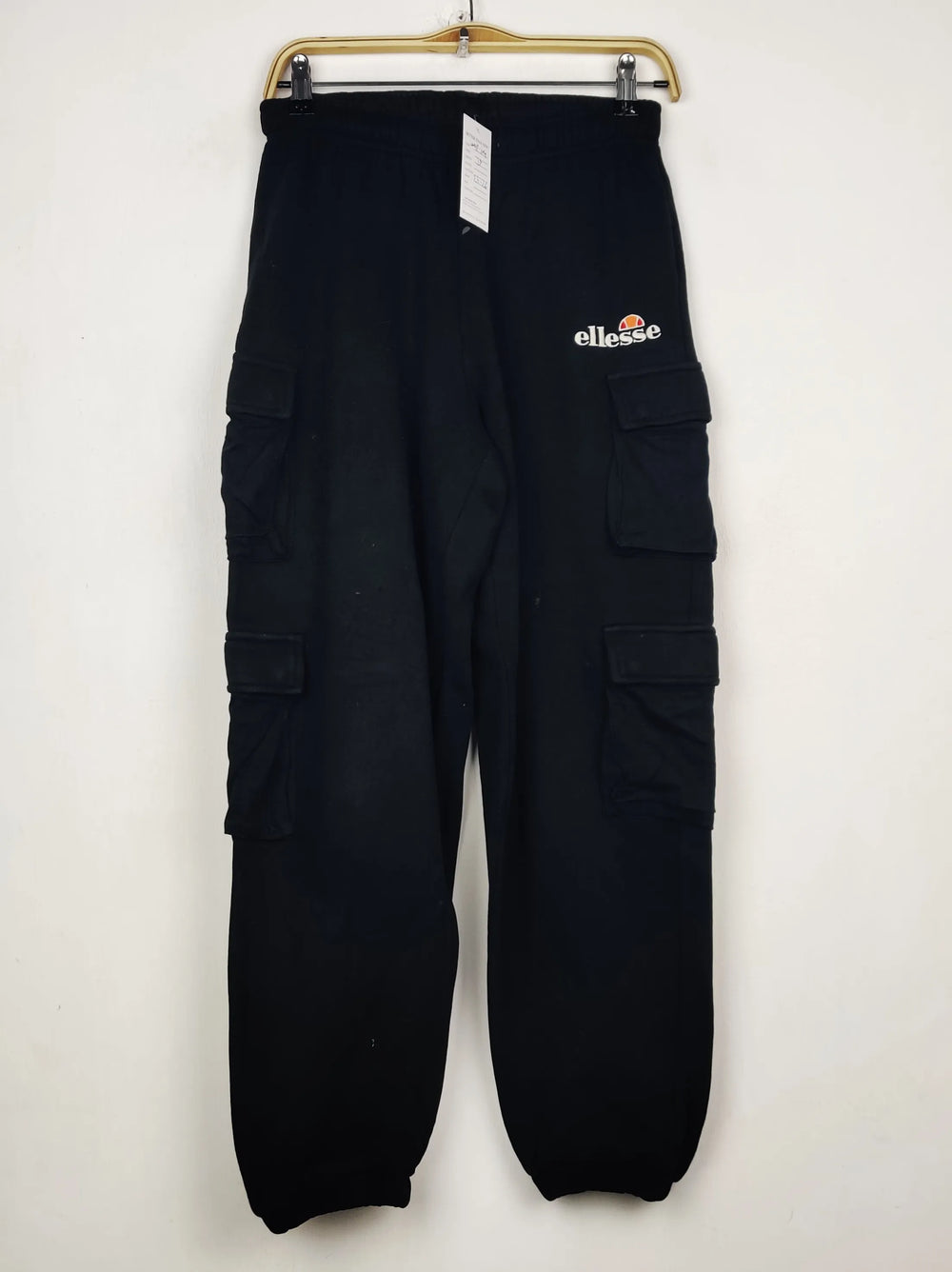 Buy online pre-used pre-loved 100% authentic & Original branded Ellesse (WMT-104) available in Pakistan. Top international brands avilable.
