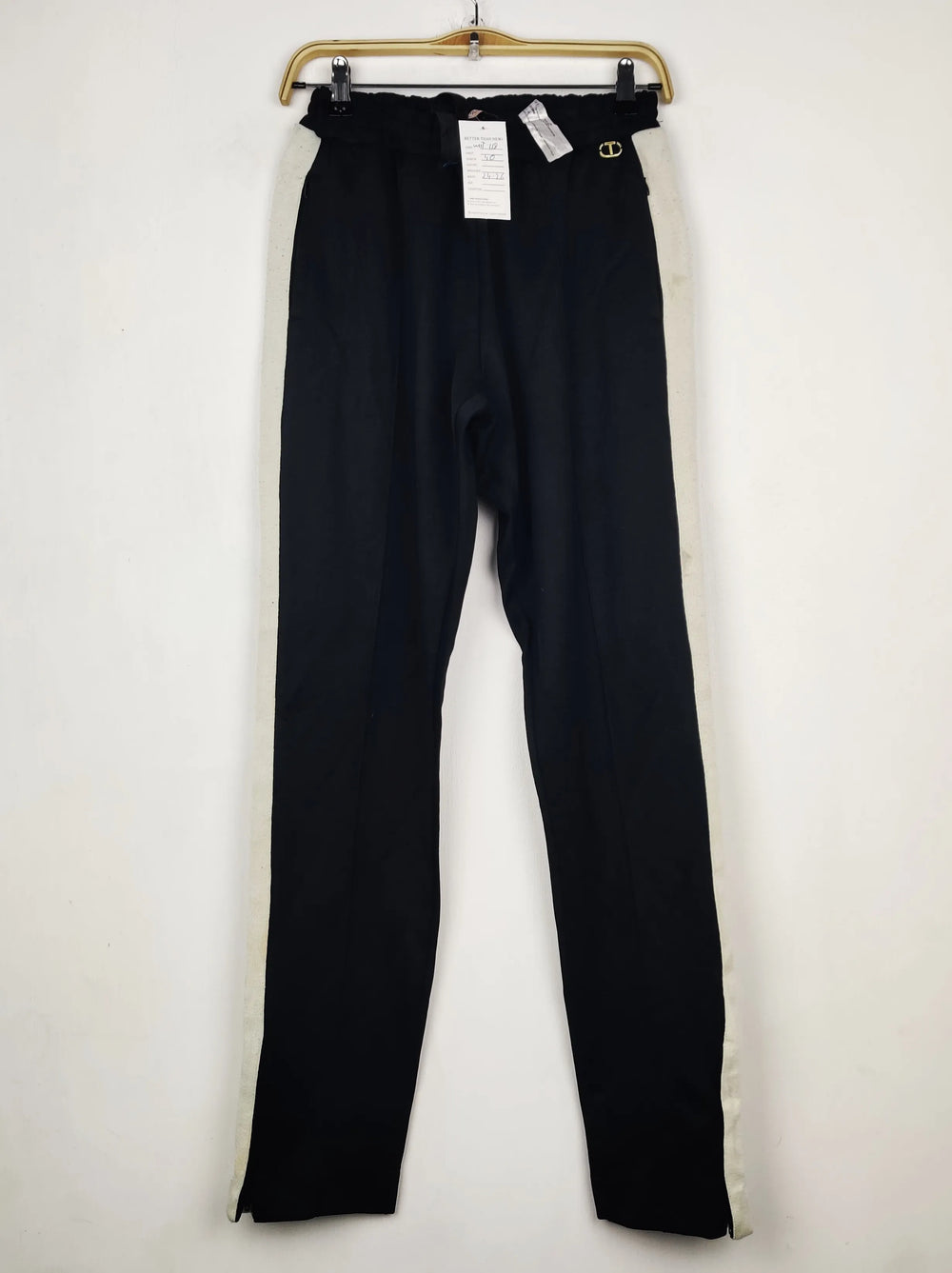Buy online pre-used pre-loved 100% authentic & Original branded Twinset (WMT-118) available in Pakistan. Top international brands avilable.