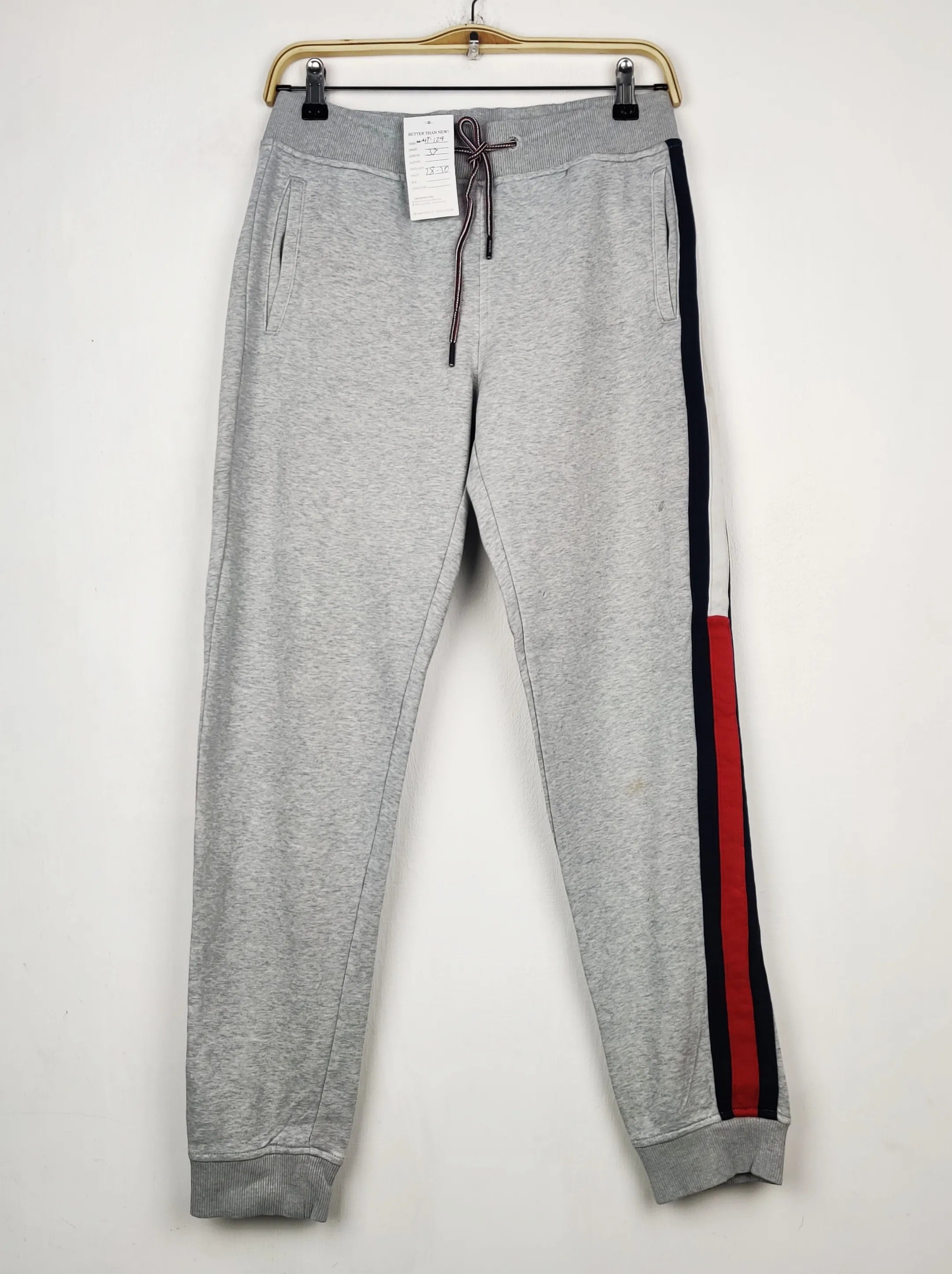 Buy online pre-used pre-loved 100% authentic & Original branded T.O.M.M.Y H.I.L.F.I.G.E.R (WMT-129) available in Pakistan. Top international brands avilable.
