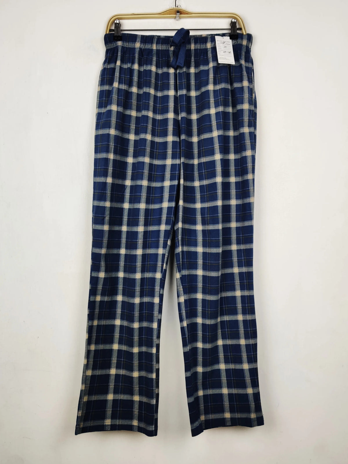 Buy online pre-used pre-loved 100% authentic & Original branded Unknown Brand (WMT-140) available in Pakistan. Top international brands avilable.