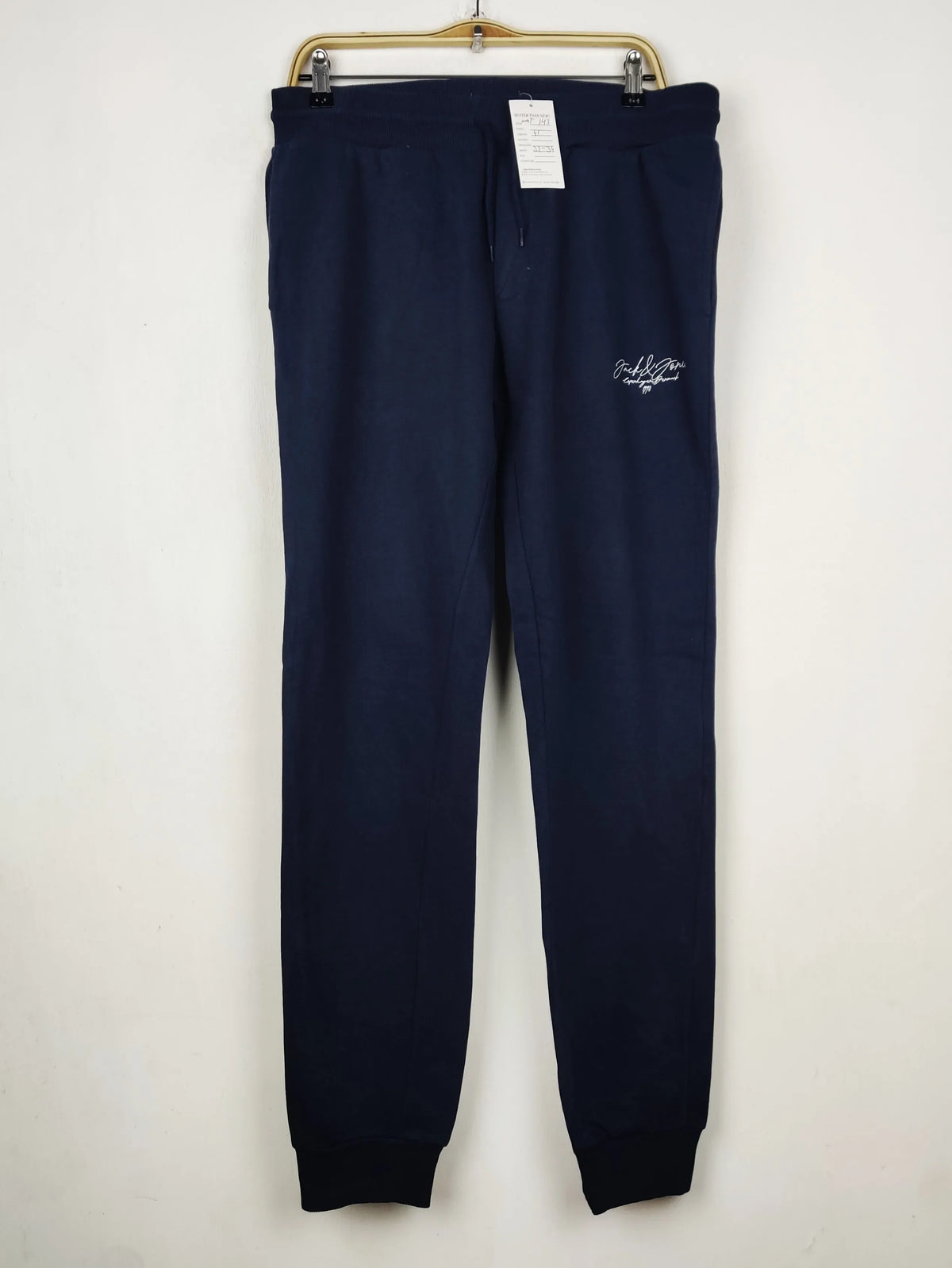 Buy online pre-used pre-loved 100% authentic & Original branded Unknown Brand (WMT-143) available in Pakistan. Top international brands avilable.