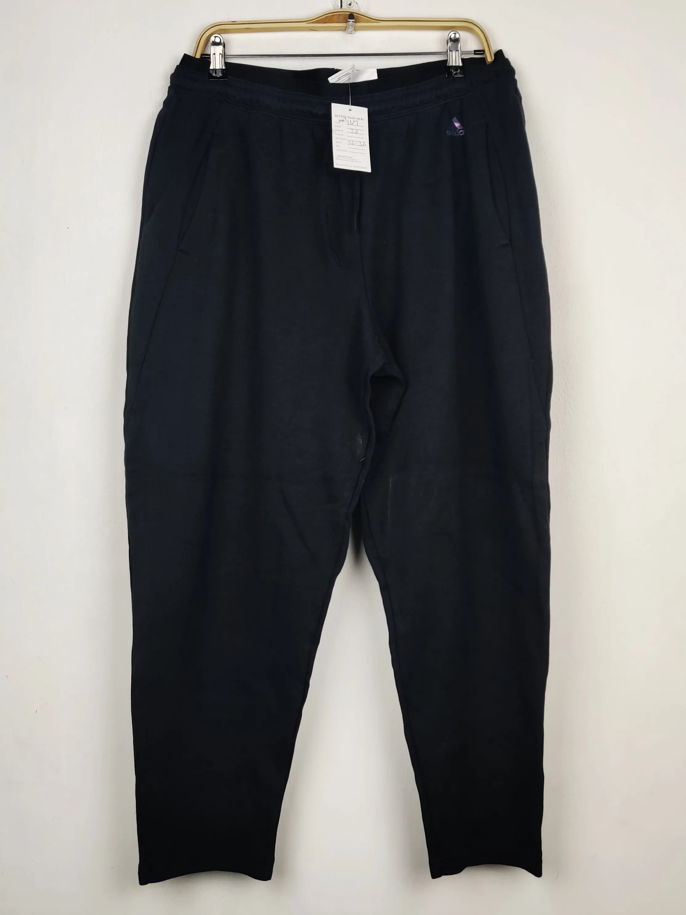 Buy online pre-used pre-loved 100% authentic & Original branded A.D.I.D.A.S (WMT-167) available in Pakistan. Top international brands avilable.