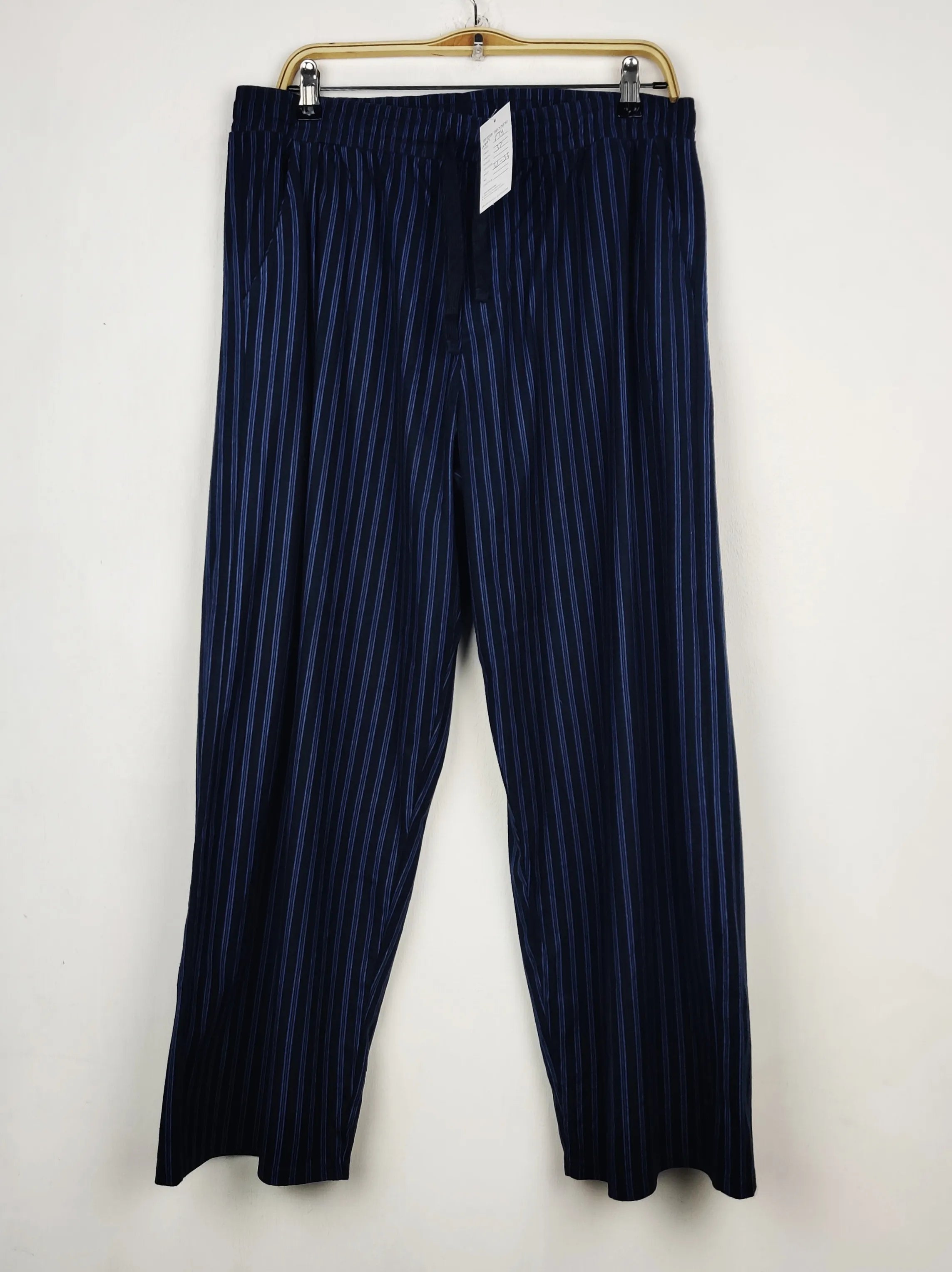 Buy online pre-used pre-loved 100% authentic & Original branded Unknown Brand (WMT-174) available in Pakistan. Top international brands avilable.