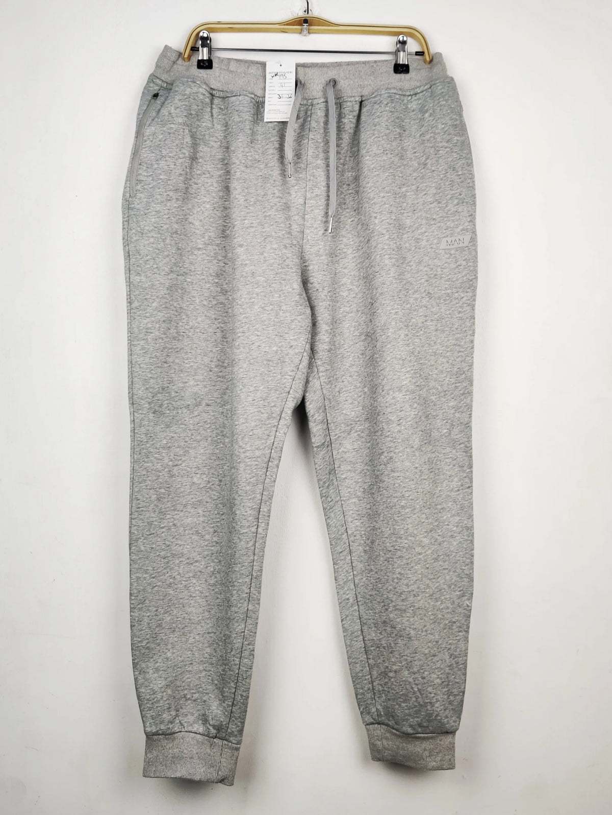 Buy online pre-used pre-loved 100% authentic & Original branded Man Active (WMT-175) available in Pakistan. Top international brands avilable.