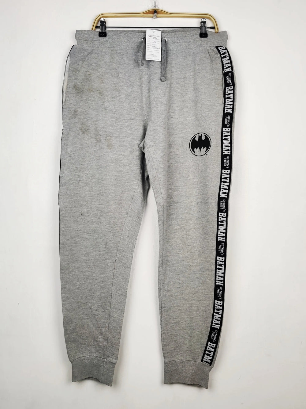 Buy online pre-used pre-loved 100% authentic & Original branded Batman (WMT-176) available in Pakistan. Top international brands avilable.
