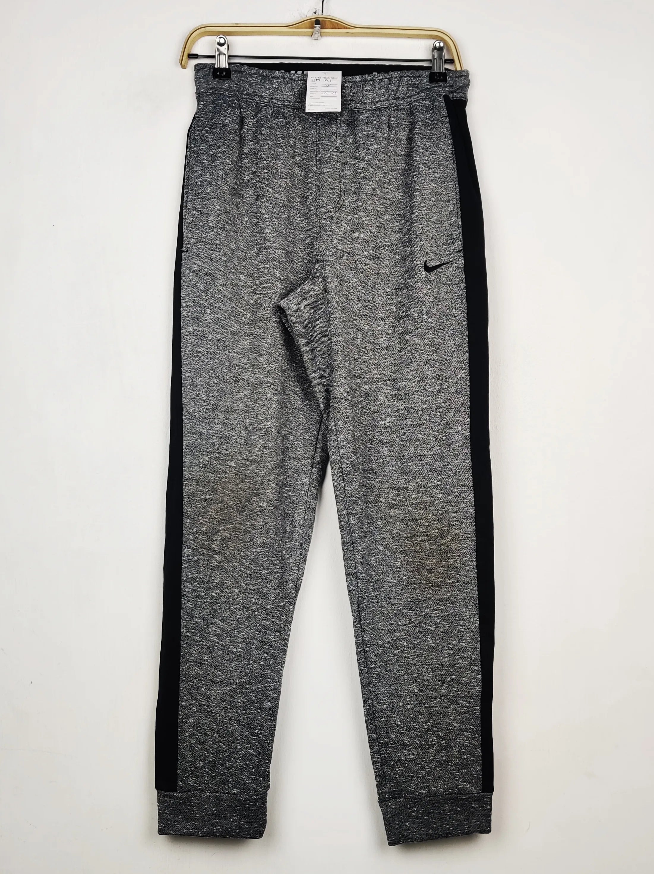 Buy online pre-used pre-loved 100% authentic & Original branded Nike (WMT-191) available in Pakistan. Top international brands avilable.