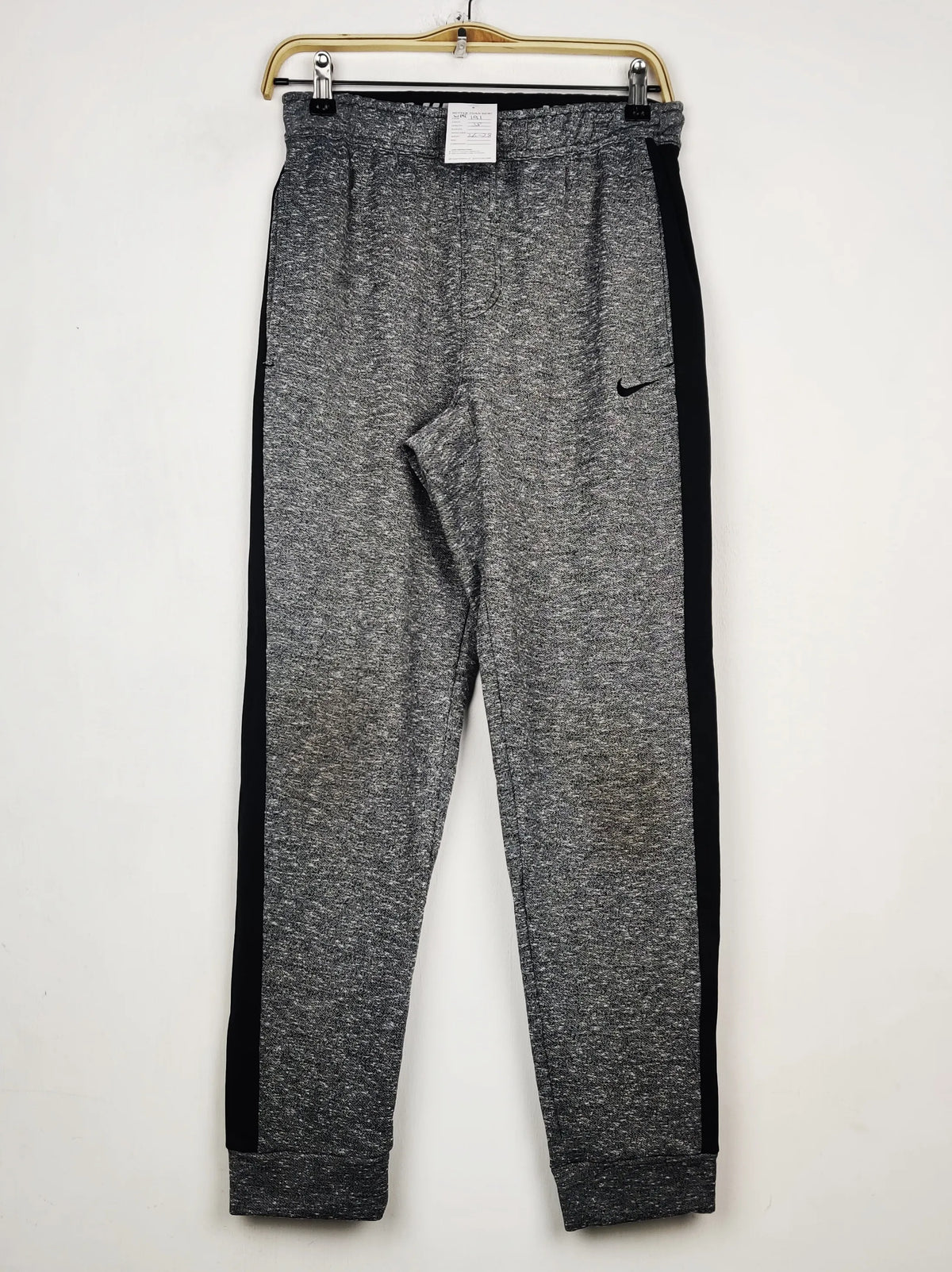 Buy online pre-used pre-loved 100% authentic & Original branded Nike (WMT-191) available in Pakistan. Top international brands avilable.