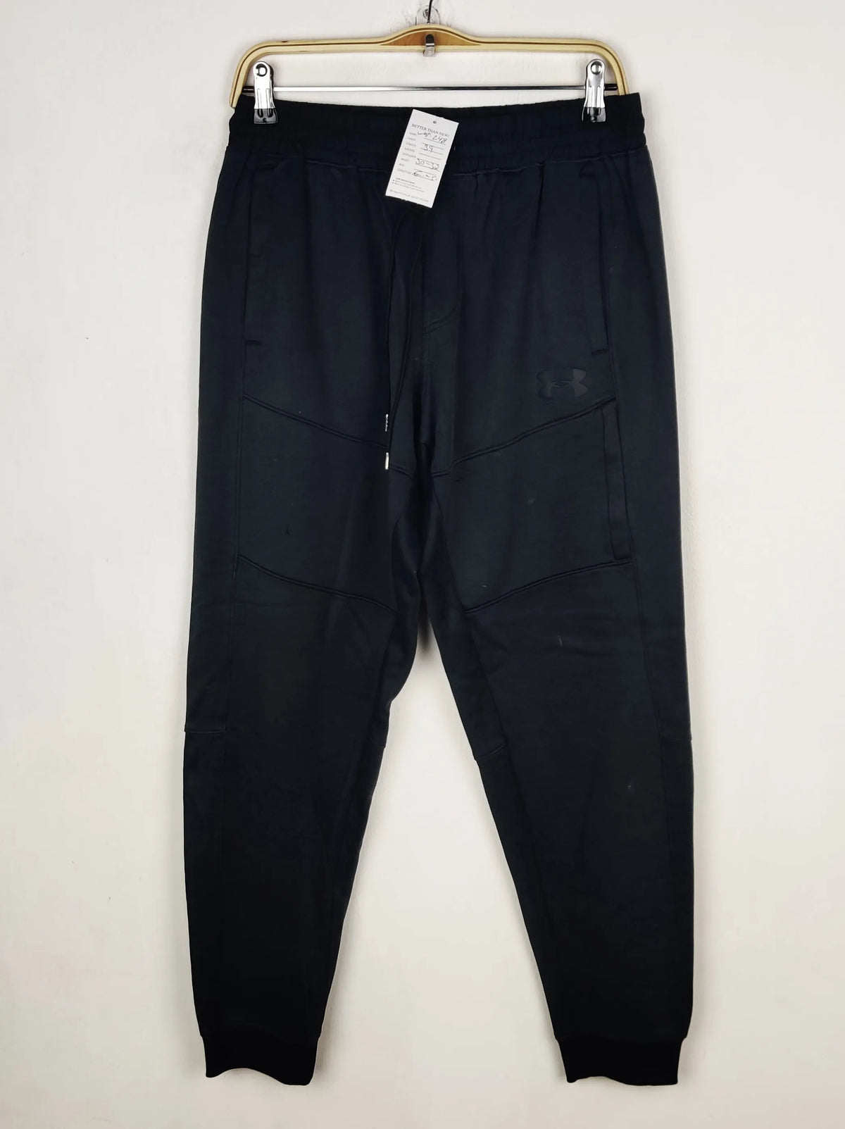 Buy online pre-used pre-loved 100% authentic & Original branded U.N.D.E.R A.R.M.O.U.R (WMT-248) available in Pakistan. Top international brands avilable.